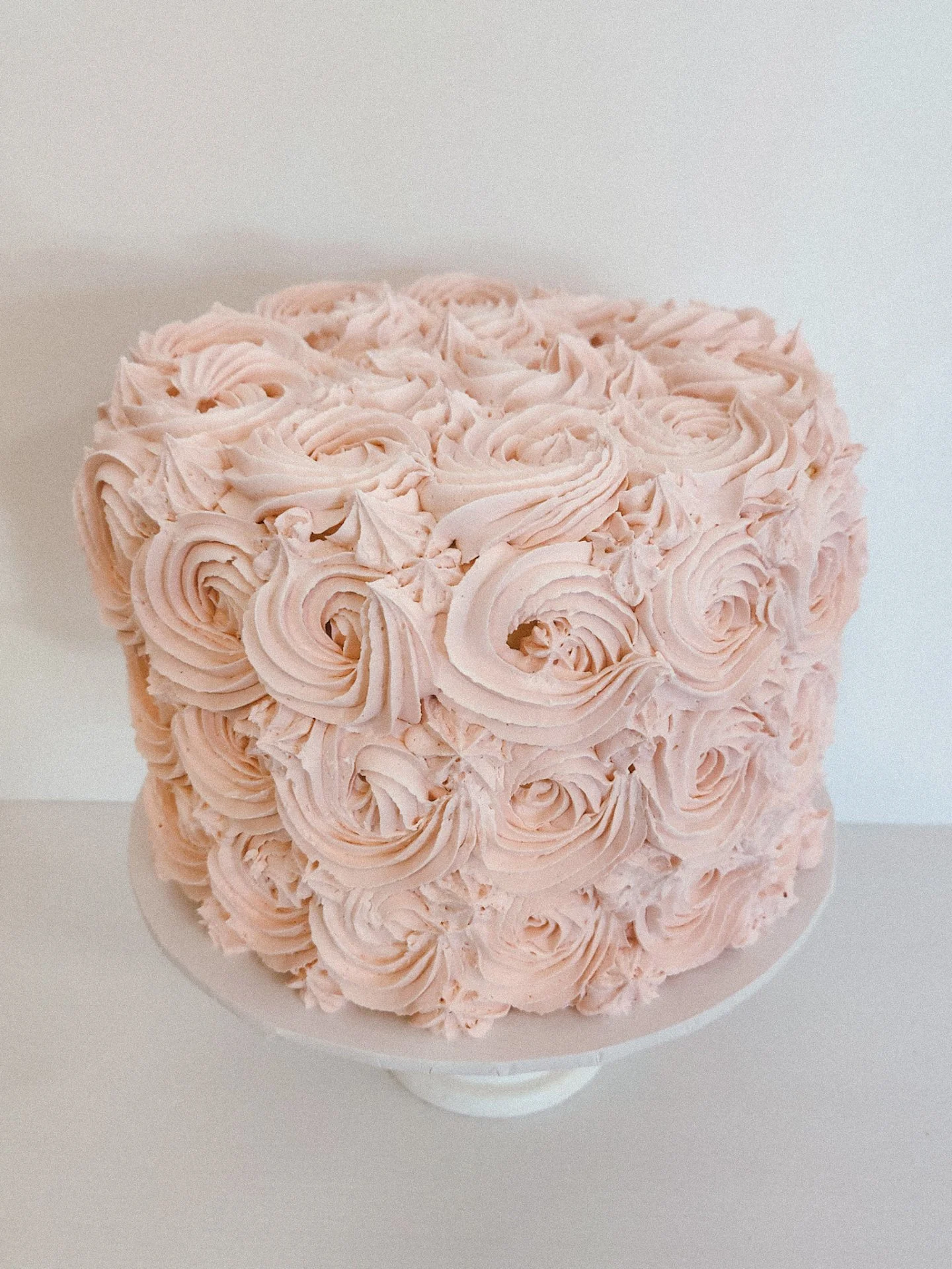 Pretty in pink 🎀✨

Leisa&rsquo;s event cake was all things soft, sweet and oh-so-rosy. A single tier white chocolate cake covered in fluffy pink rosette piping from top to bottom.

Got a birthday, milestone or &ldquo;just because&rdquo; celebration 