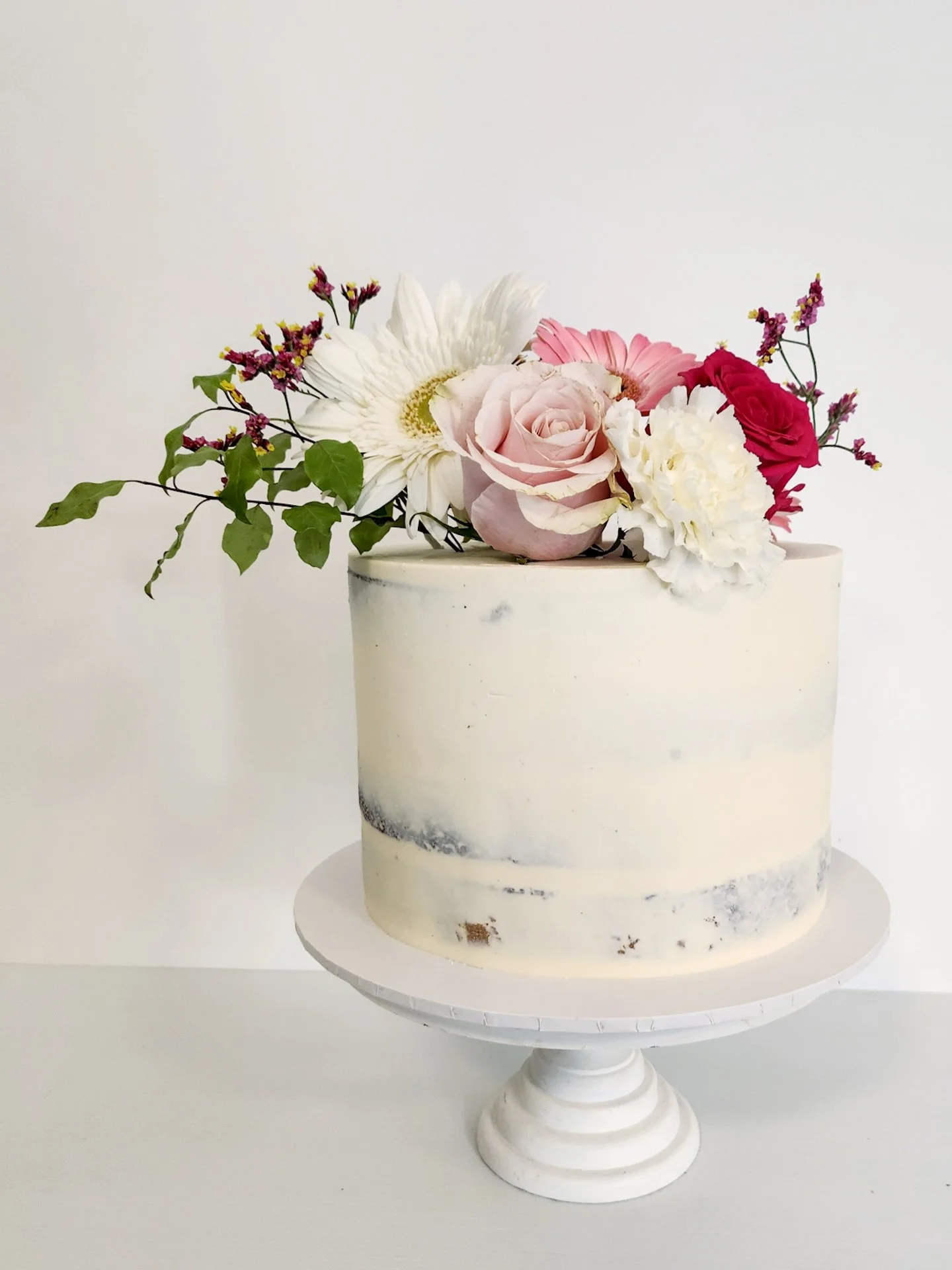 Life&rsquo;s too short for boring cake. 🎉🍰

Whether it&rsquo;s a milestone birthday, engagement party, baby shower or &ldquo;just because&rdquo; celebration, your event cake should steal the spotlight and taste incredible.

Got a celebration coming