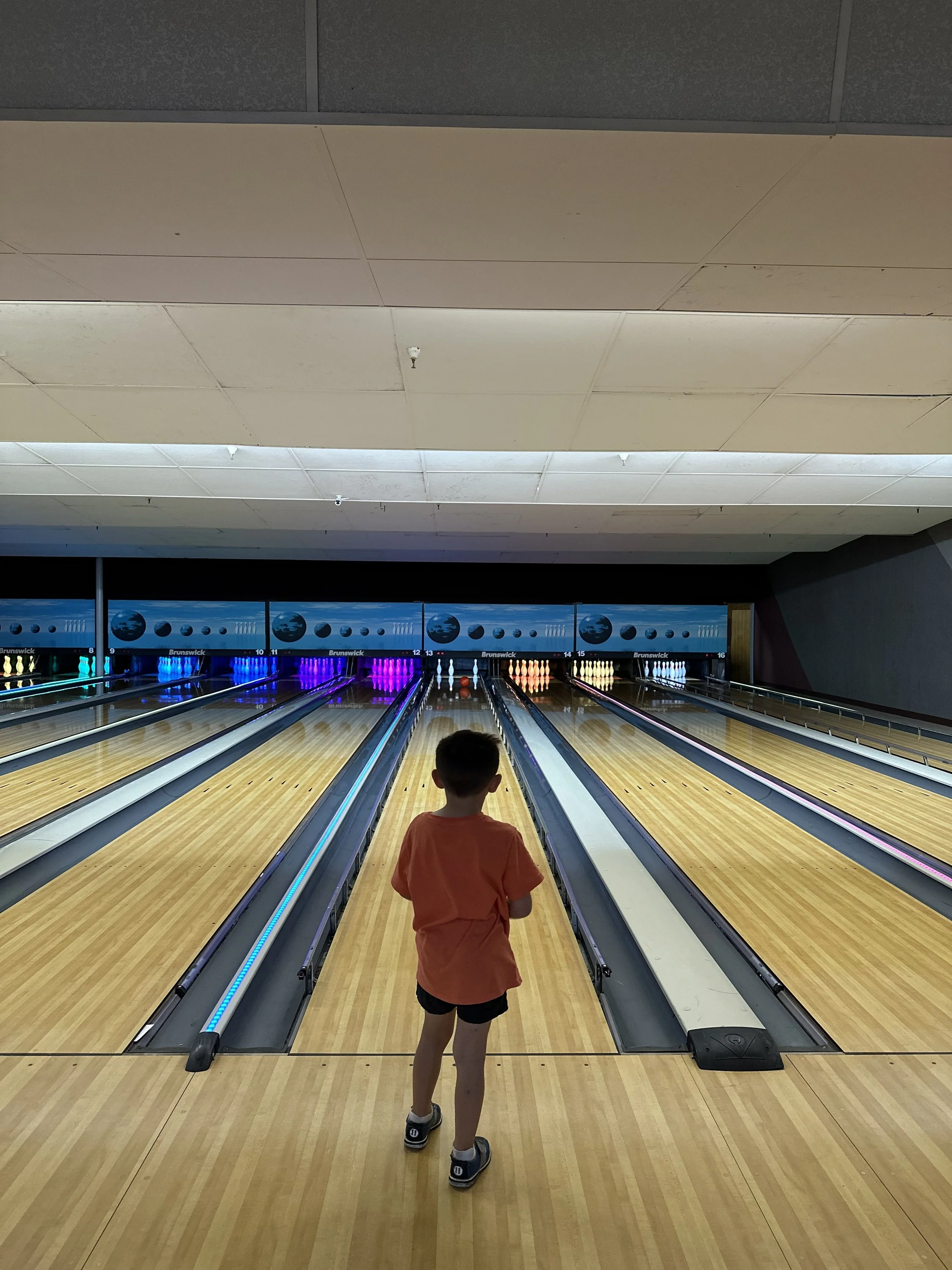 Tahoe bowl is a great spot to take the kids bowling.  Very basic old school bowling alley, with old school prices. 