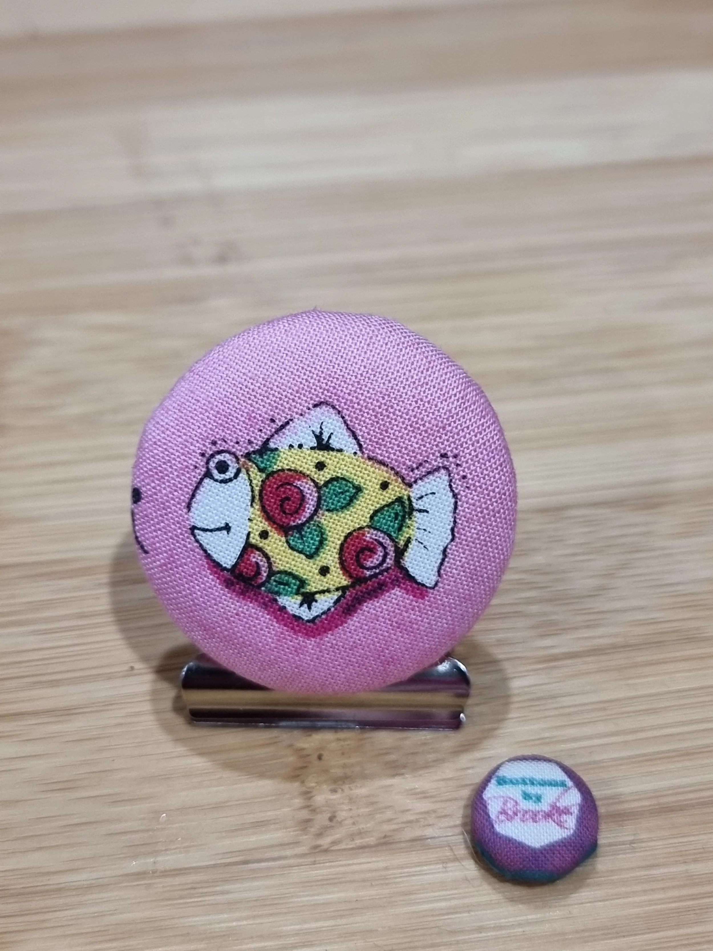 pink-fish-fridge-magnet-clip-go-pink-collection.jpg