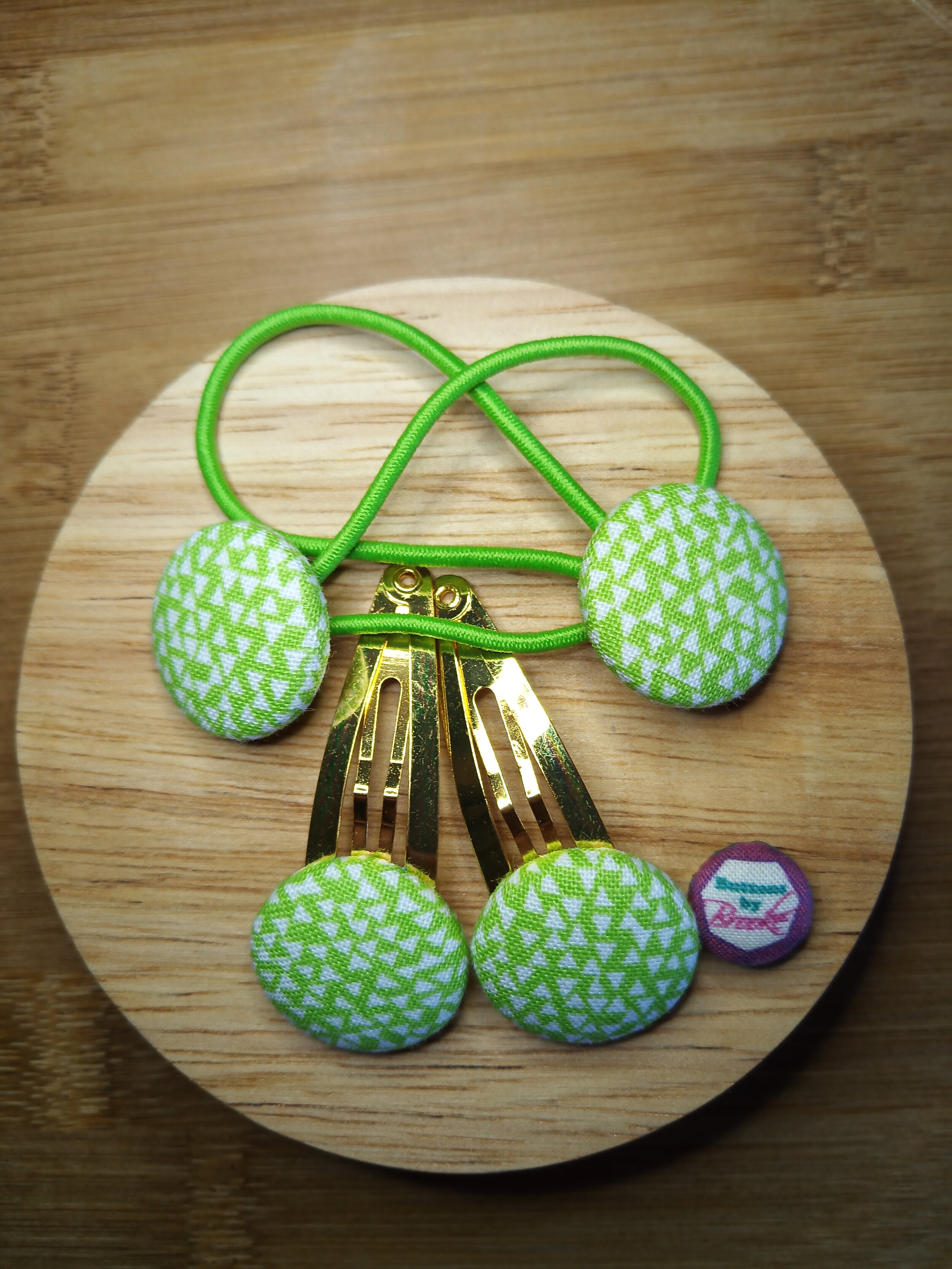 Green triangles set.jpg