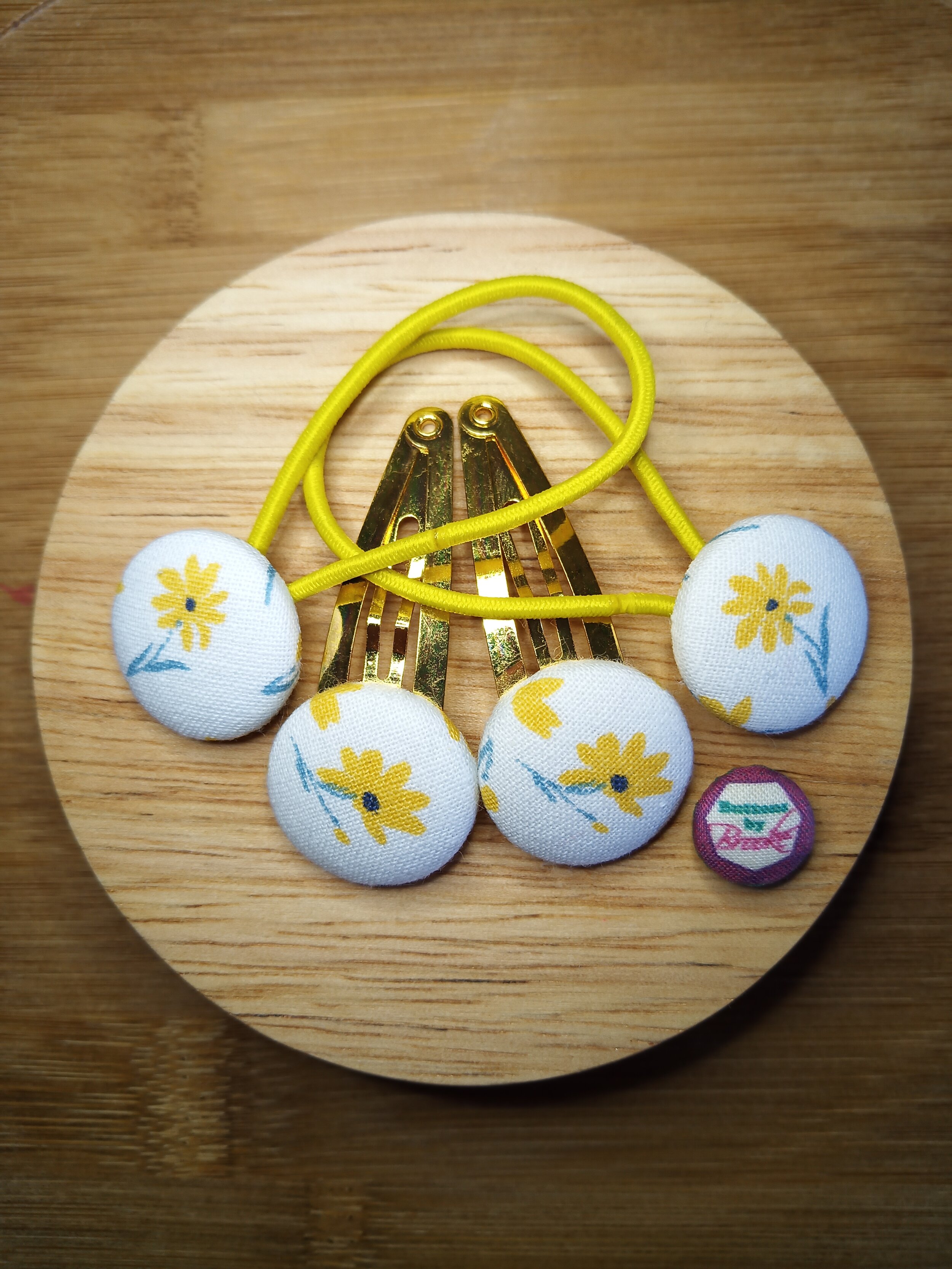 Yellow daffodil set.jpg