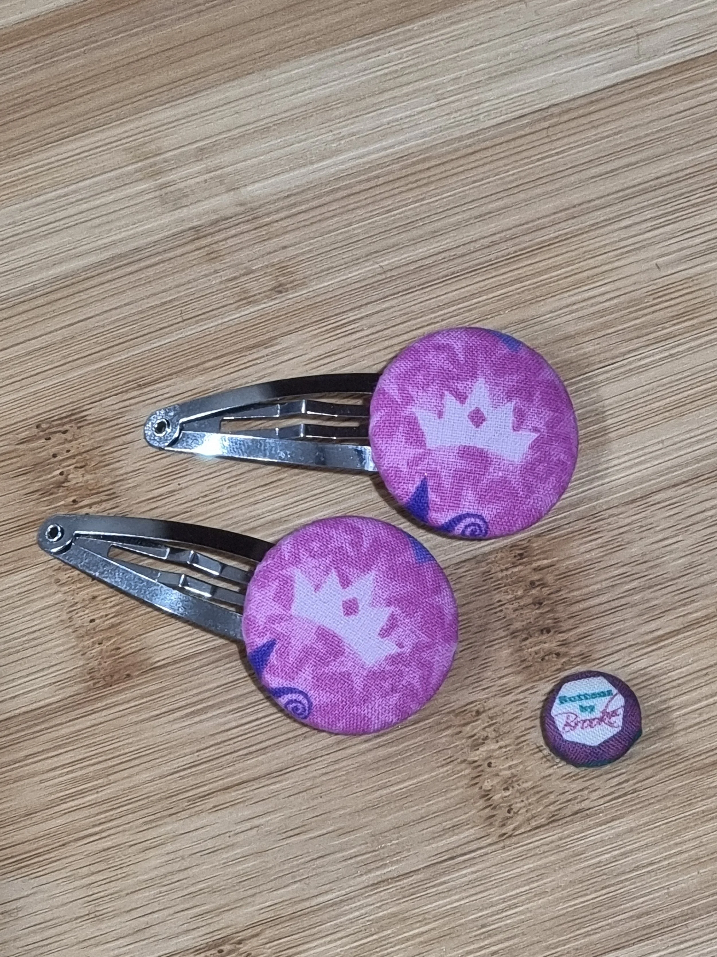 pink-crown-snap-clips-go-pink-collection.jpg