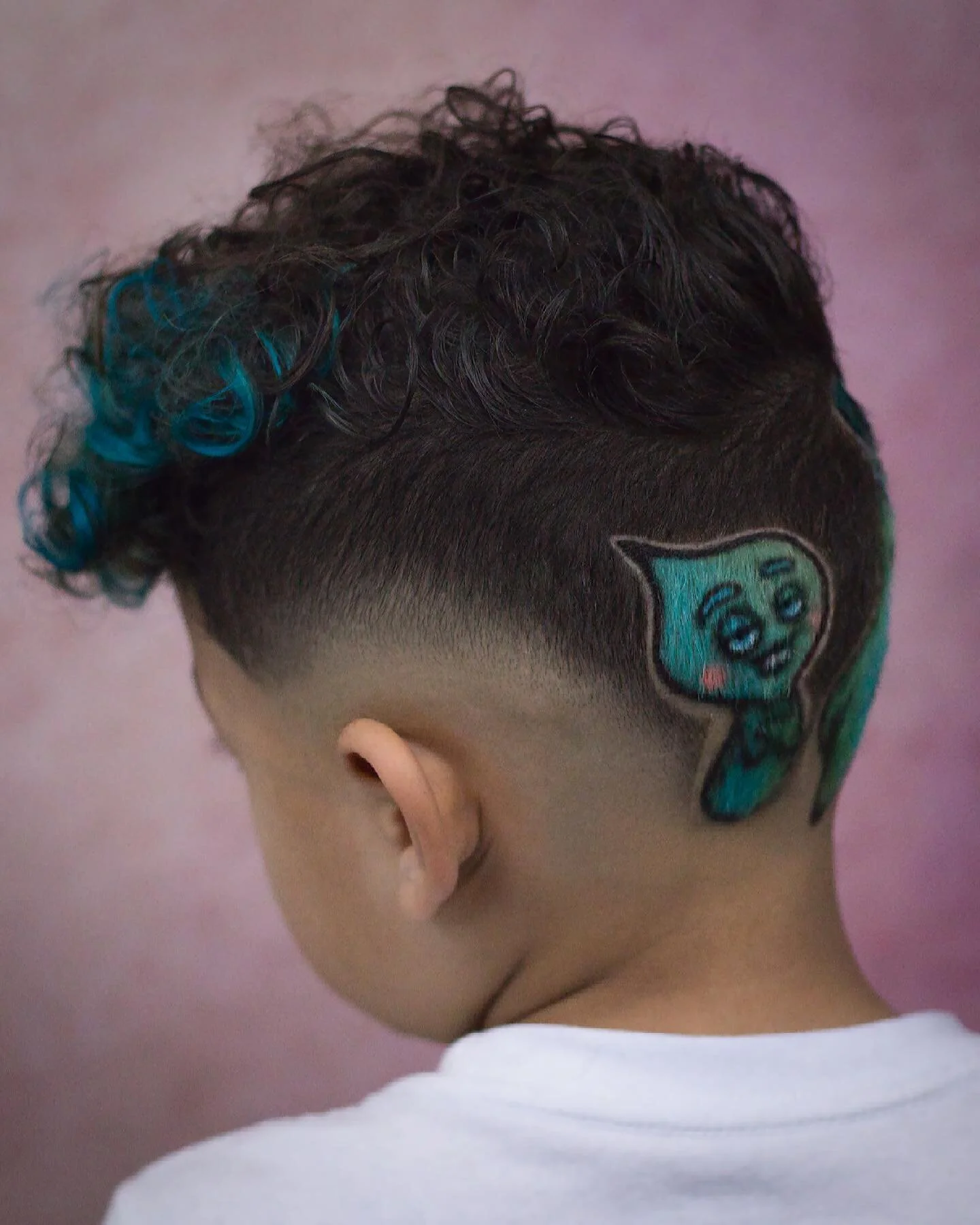 La vida est&aacute; llena de peque&ntilde;os momentos disfruta cada una de ellos 🔥🙏🏽🙏🏽⁣
⁣
⁣
⁣
⁣
#barber #kidsfashion #son #barberlife #pixarsoul #soulmovie #sharpfadecolor