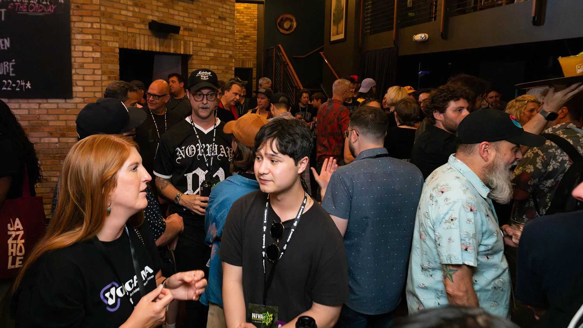 NIVA26-Day01-HappyHour-Attendees-03_PC-DarinKamnetz.jpg