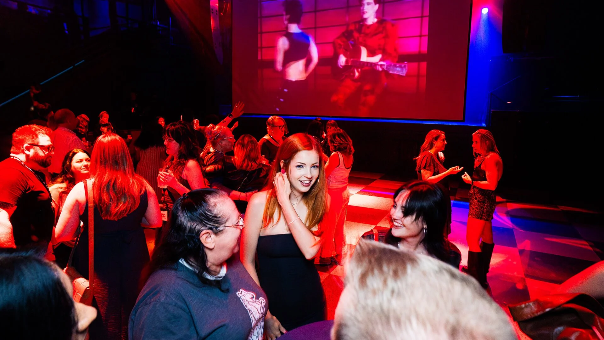 NIVA26-OpeningParty-Attendees-18_PC-DarinKamnetz.jpg