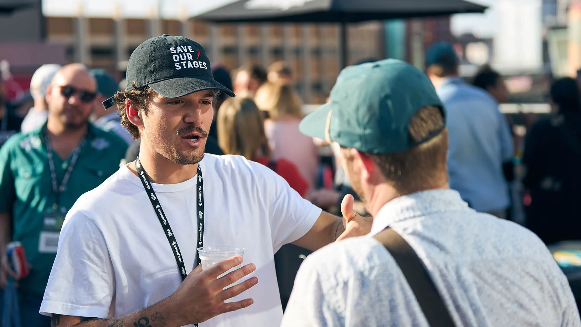 NIVA26-Day02-HappyHour-Attendees-01_PC-CJFoeckler.jpg