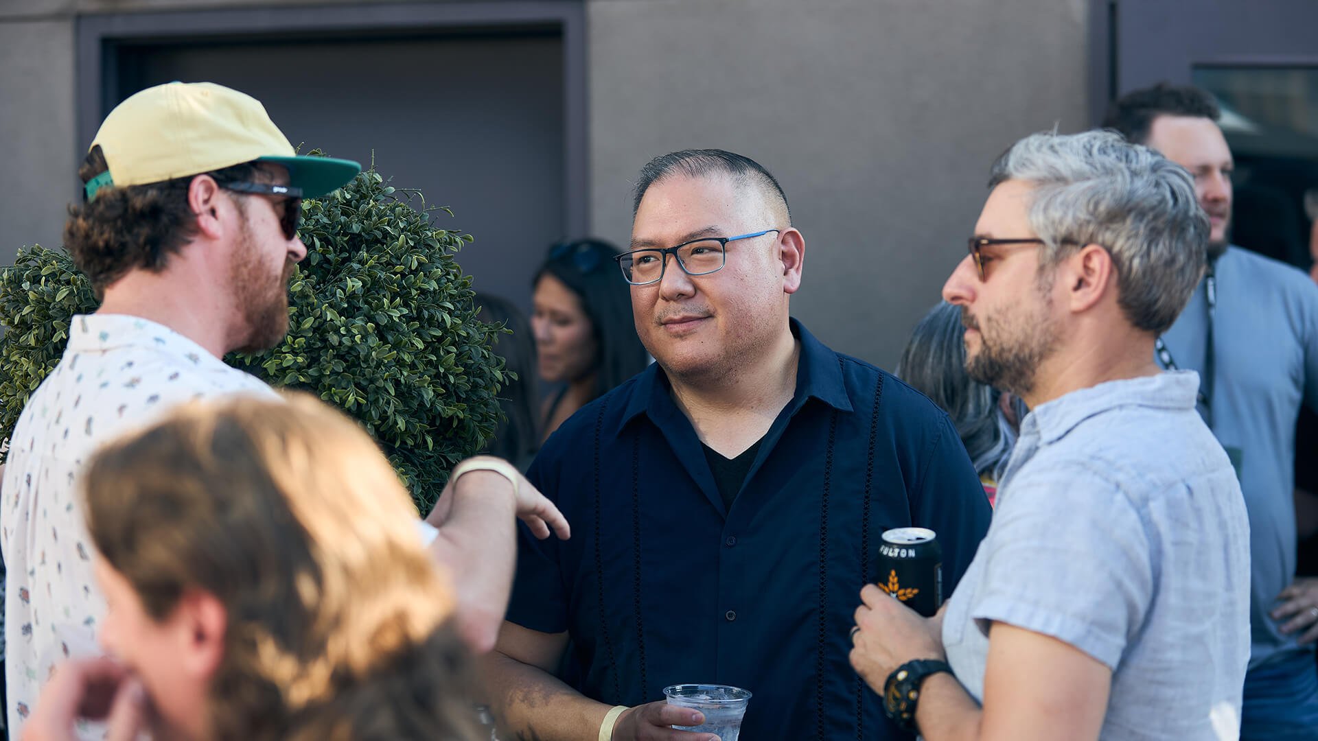NIVA26-Day02-HappyHour-Attendees-02_PC-CJFoeckler.jpg