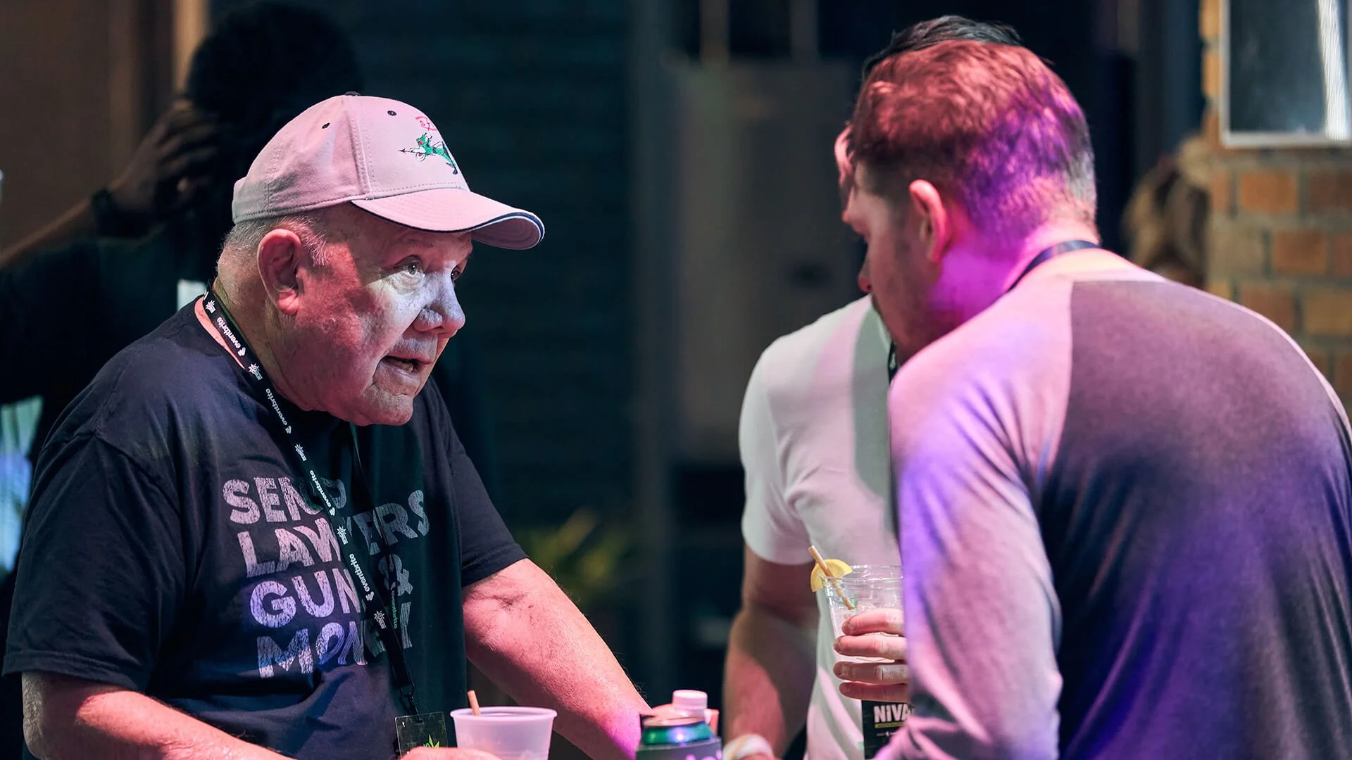 NIVA26-Day03-HappyHour-Attendees-01_PC-CJFoeckler.jpg