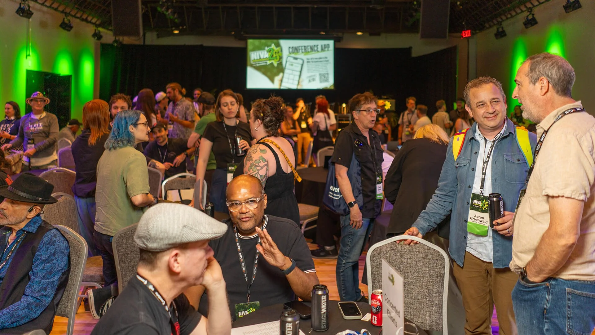 NIVA26-Day02-BookingRow-Attendees-02_PC-DarinKamnetz.jpg