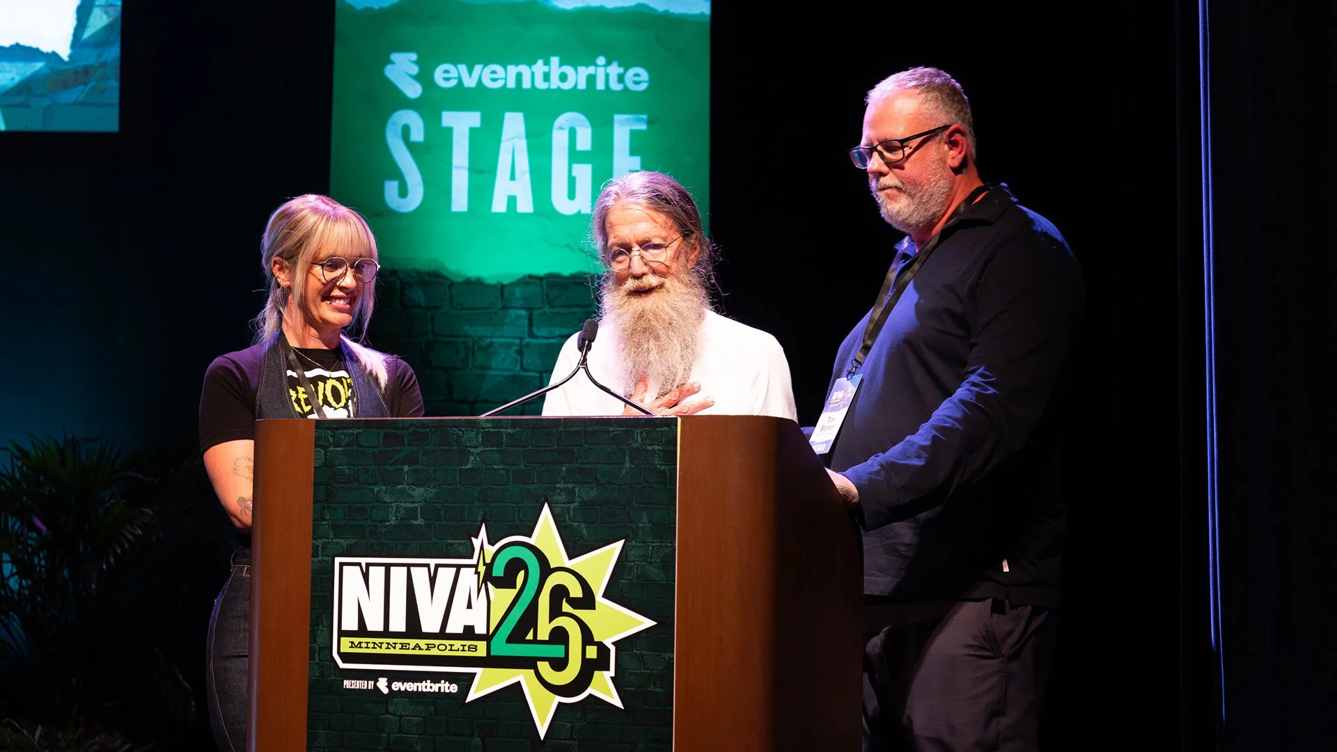 NIVA26-Day01-Award-DaveShapiro-02_PC-DarinKamnetz.jpg