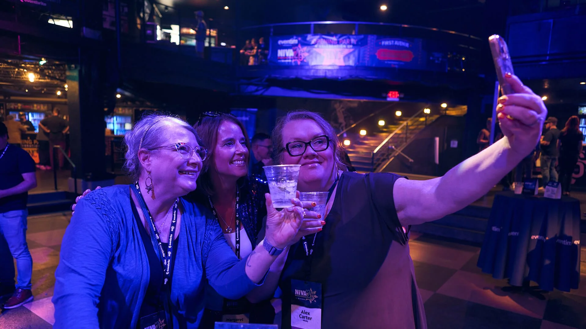 NIVA26-OpeningParty-Attendees-15_PC-CJFoeckler.jpg