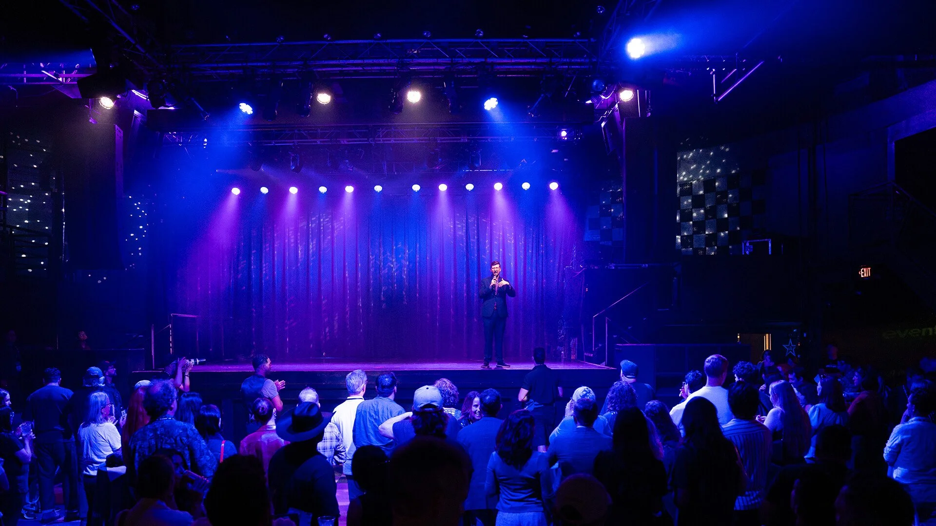 NIVA26-OpeningParty-StephenParker_PC-DarinKamnetz.jpg
