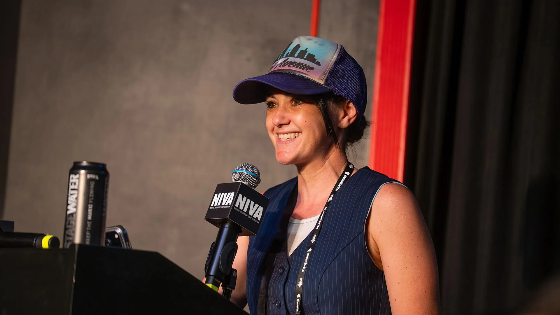 NIVA26-Day02-Award-BlayneTucker-DaynaFrank-02_PC-DarinKamnetz.jpg