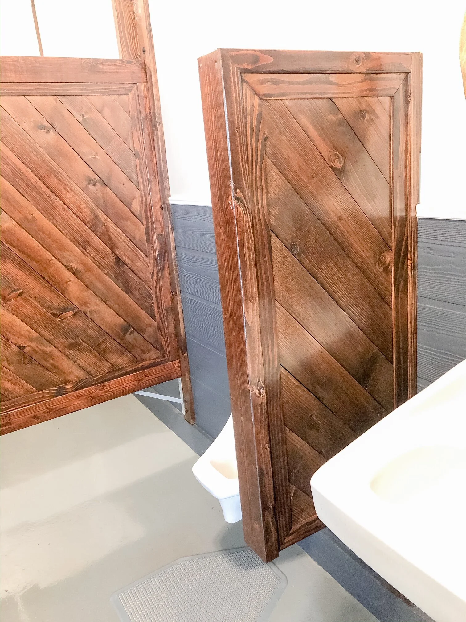 Custom Wood Stall Dividers (10).JPG
