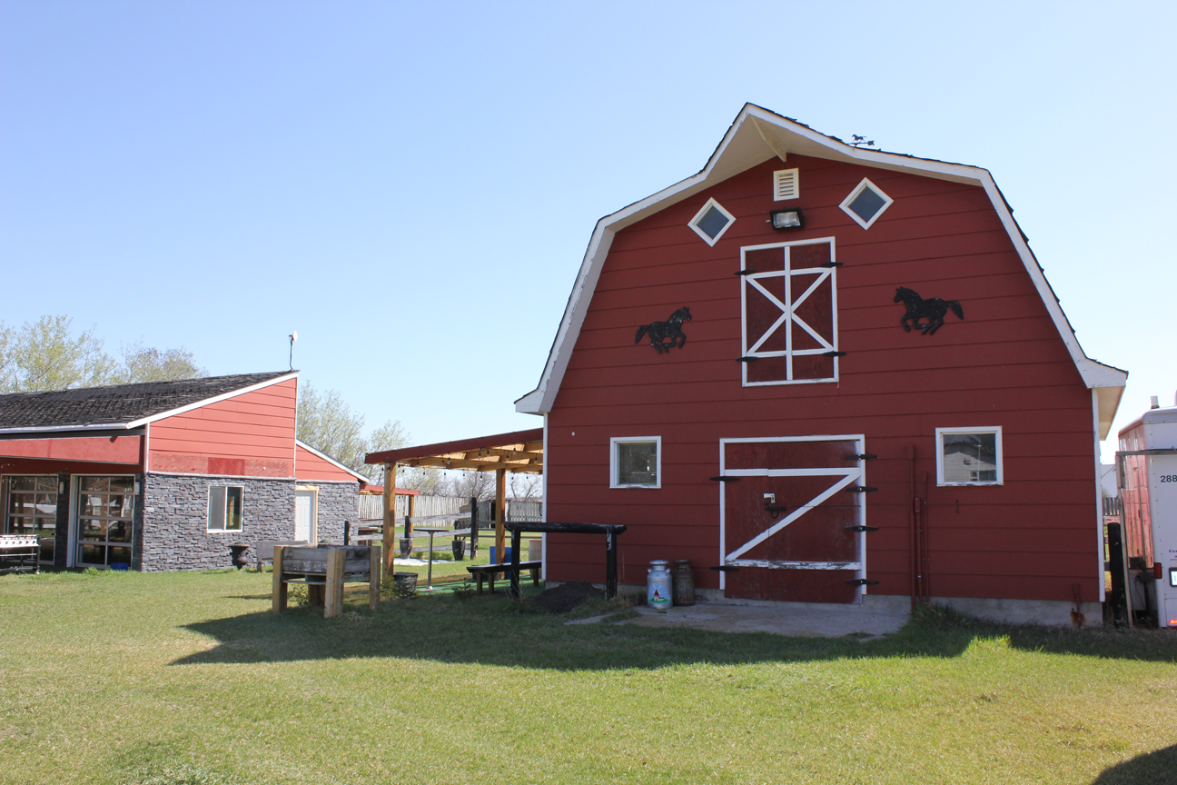 Red Barn Plaza — Circle H Ranch