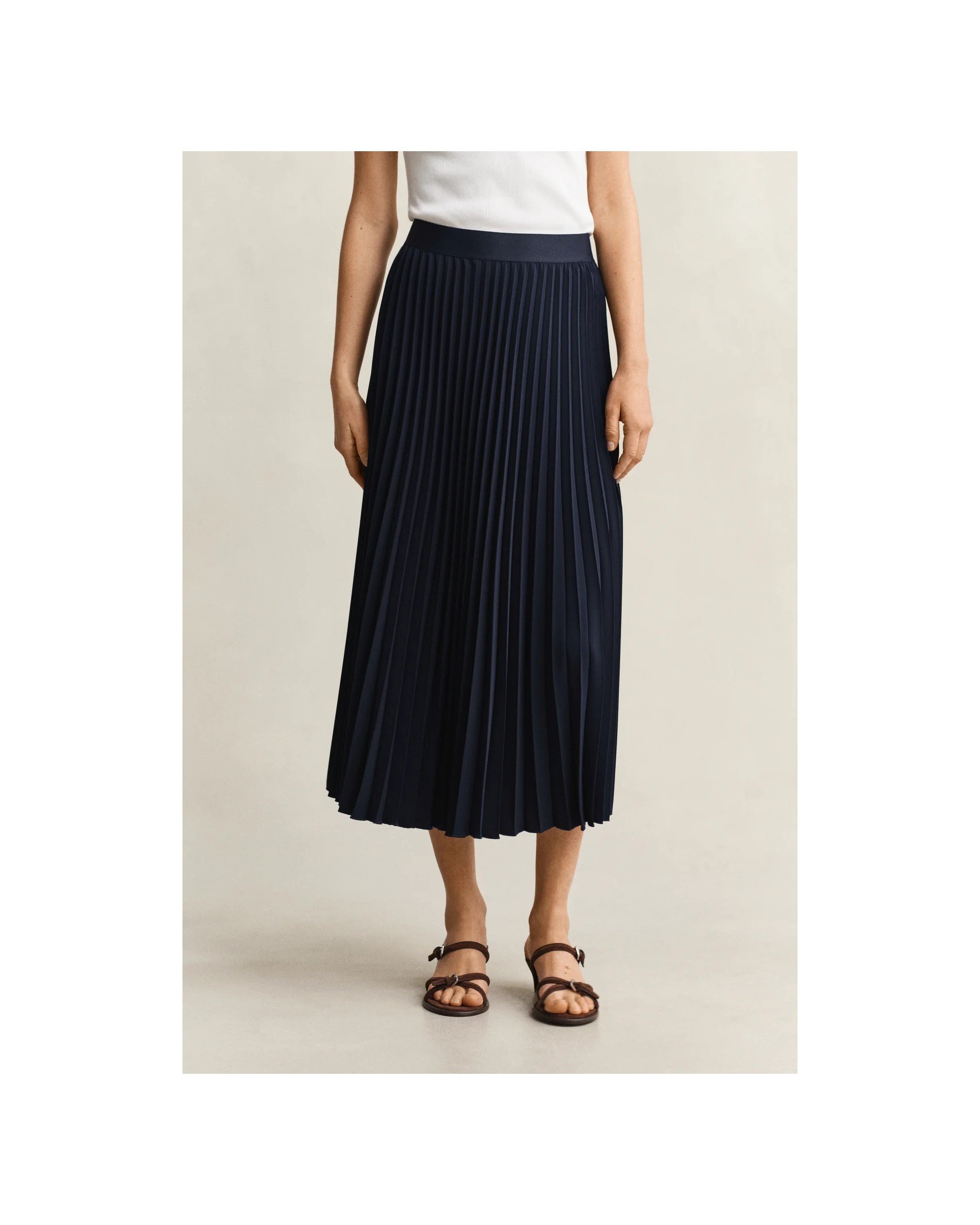Pleated Skirt Gant2.jpg
