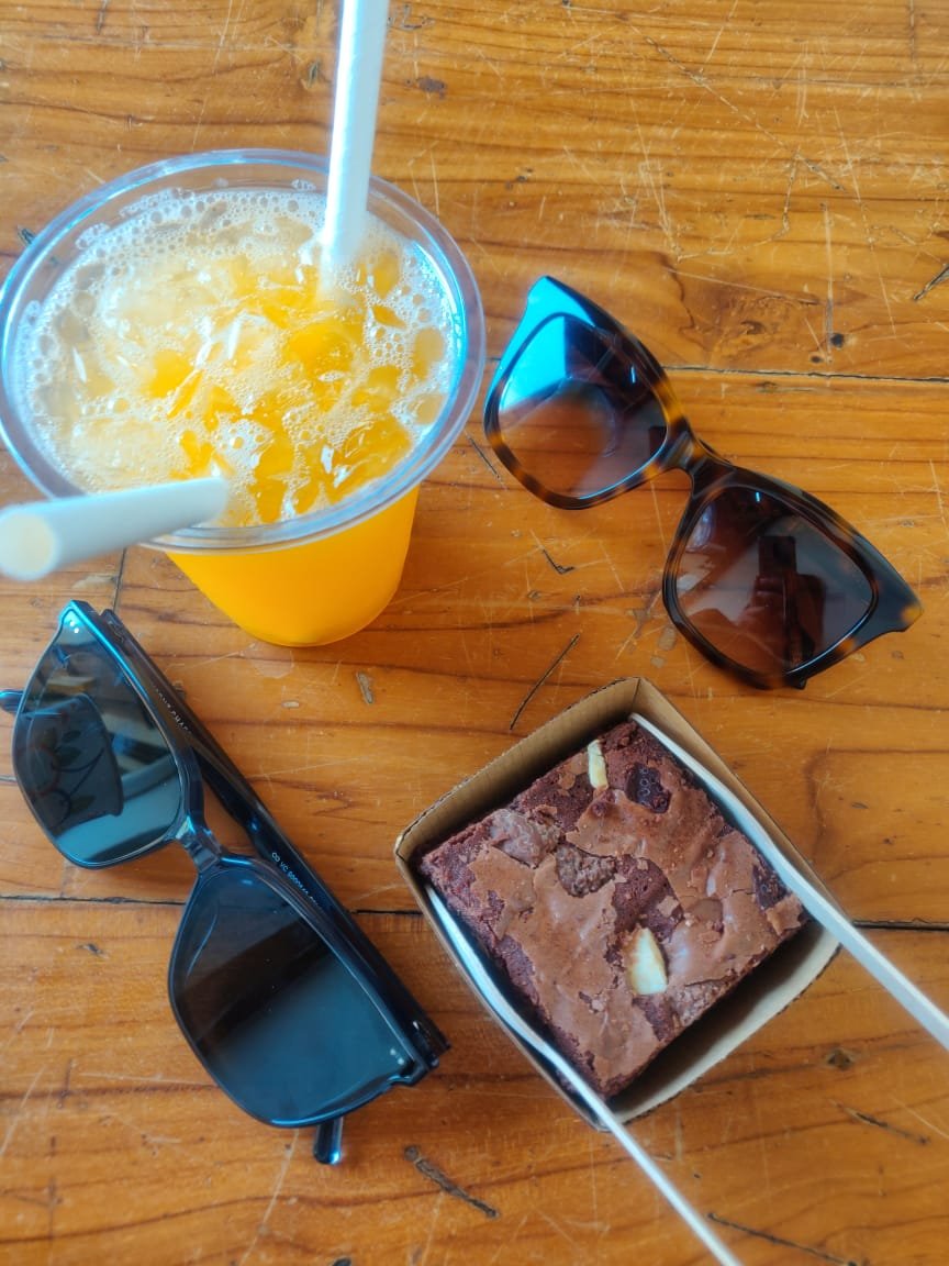 Orange drink, sunglasses, flat lay, pintrest