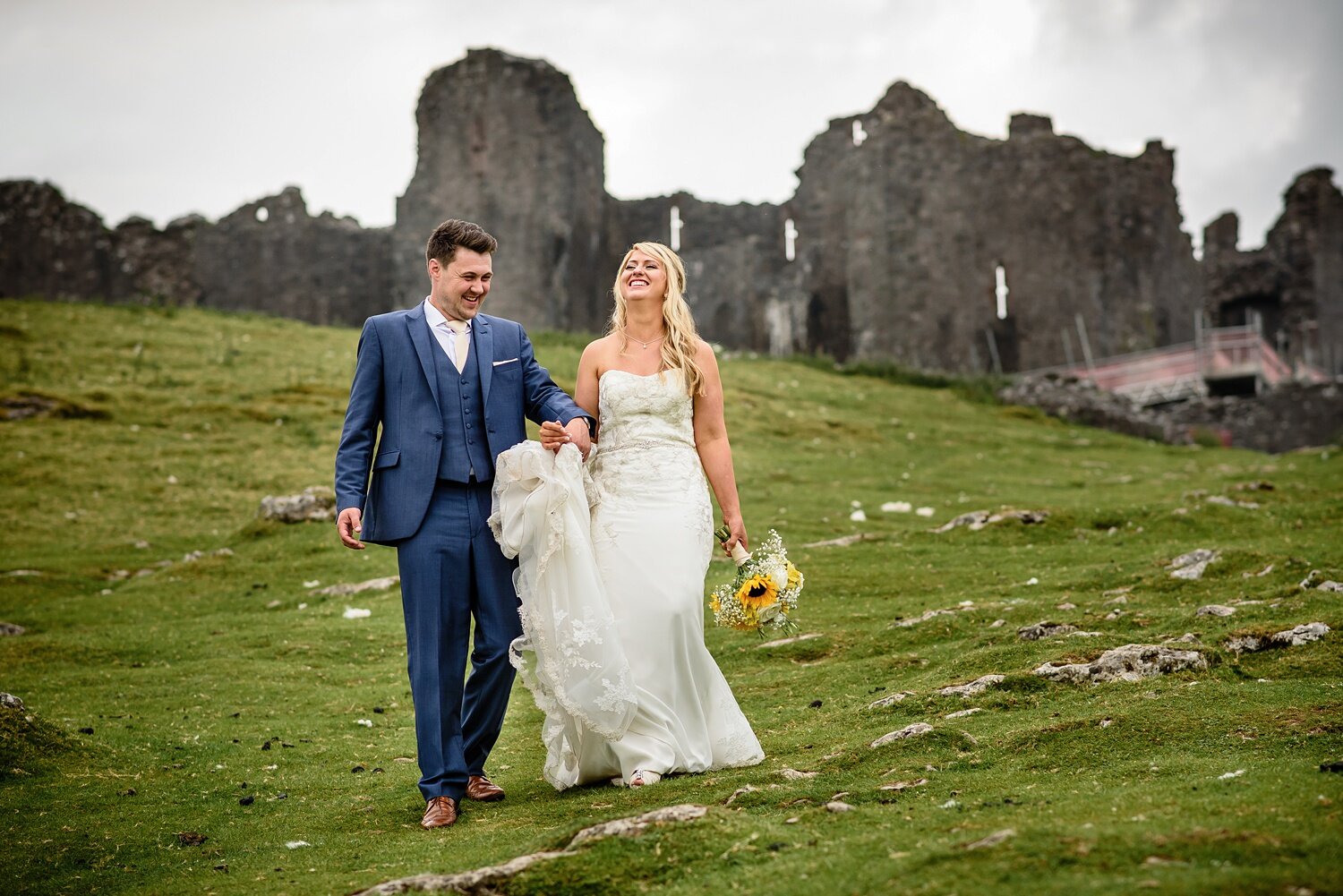 A wedding at Carreg Cennen Castle