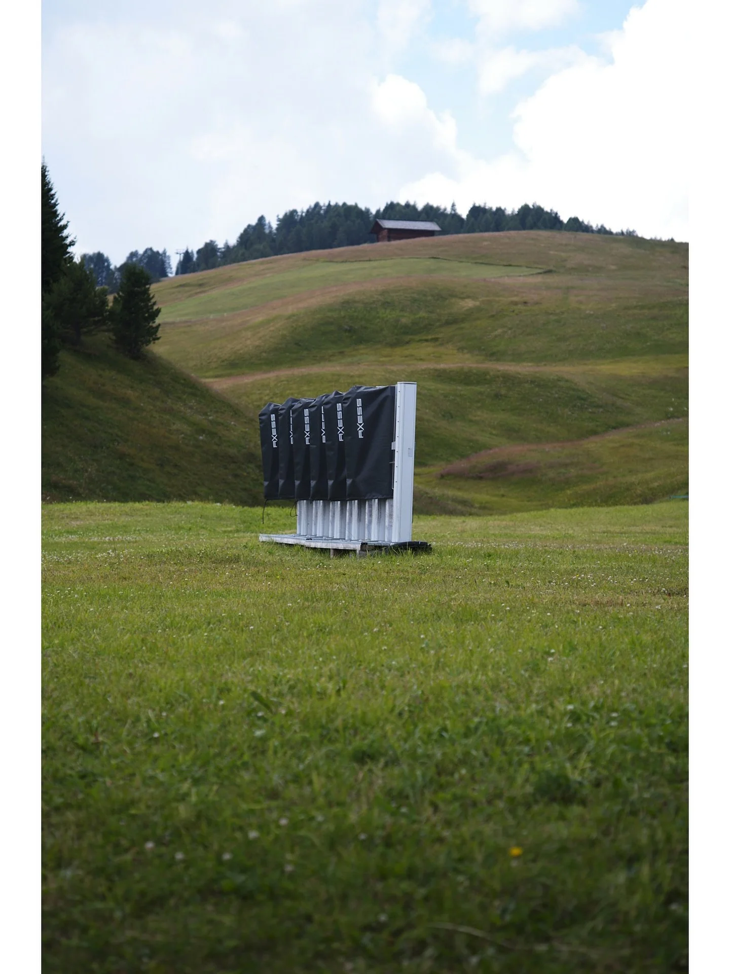 seasonal leftovers &middot; 🇮🇹

.
.
.

#italy #southtyrol #dolomites #alps #italianalps #mountainlandscape #greenwinter #offseason #seasonalleftovers #tracesofwinter #mountainarchitecture #infrastructurallandscape #conceptuallandscape #fineartphoto