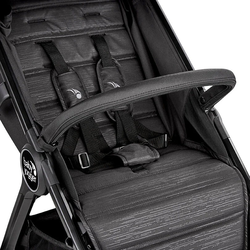 2081849_BBJ_City Tour 2_CloseUpBellyBar.jpg