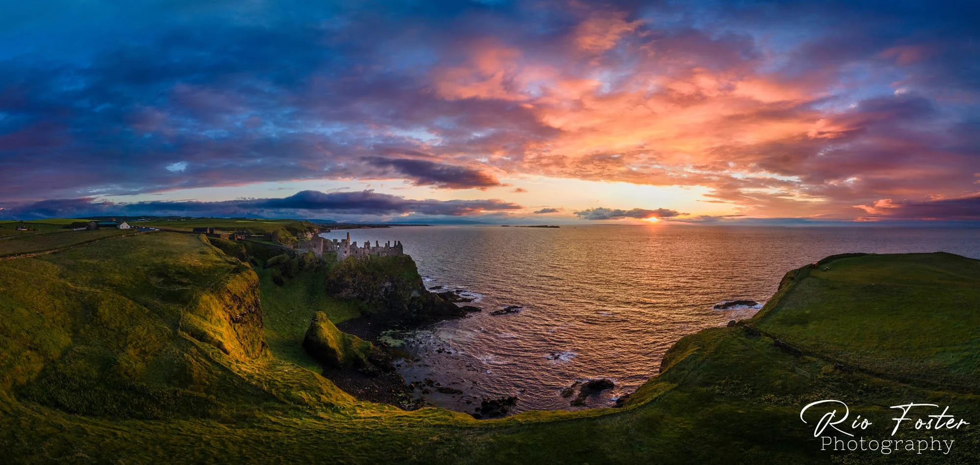Dunluce castle pano WS.jpg