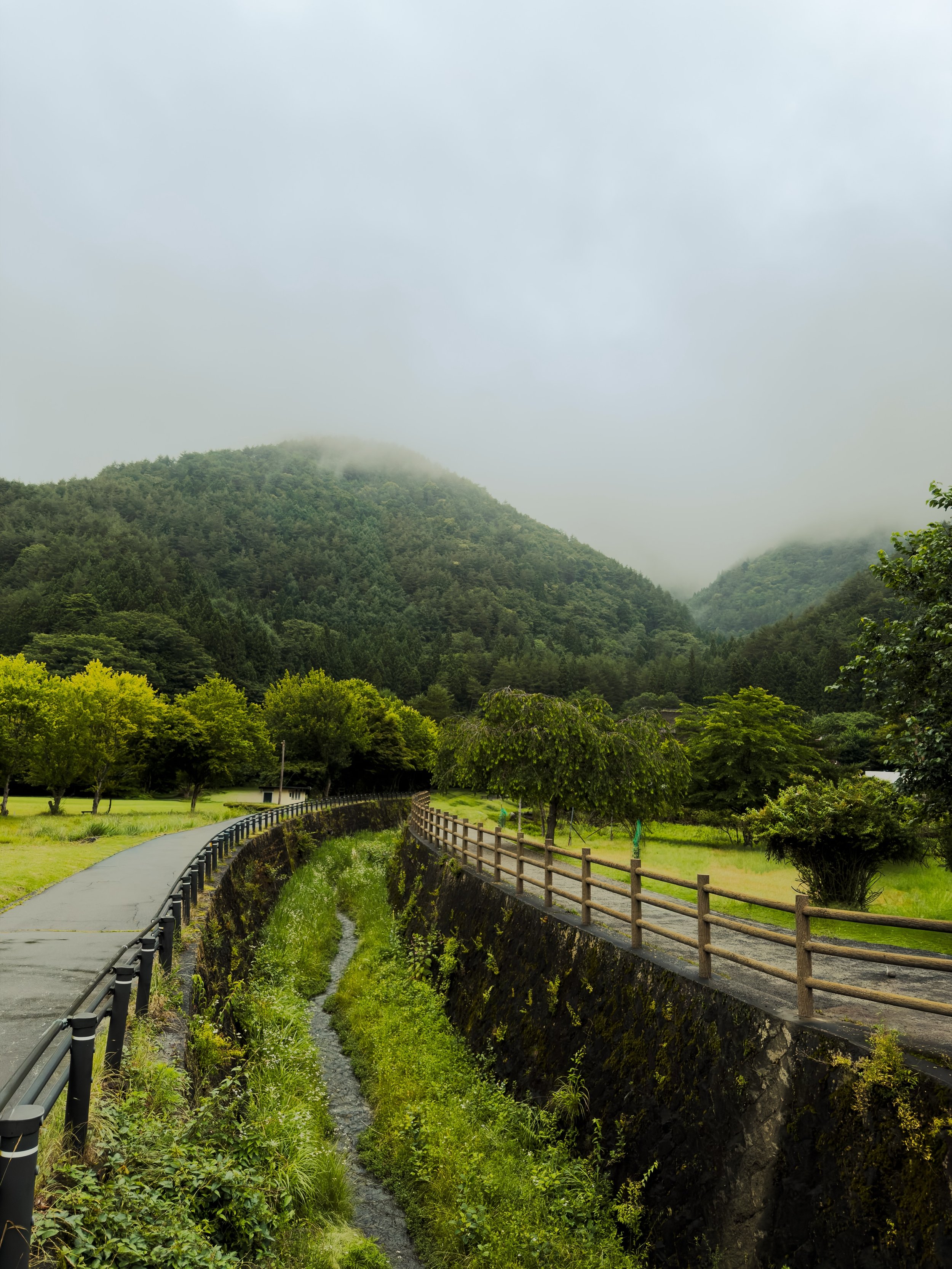 We&rsquo;re home from our unforgettable family trip to Japan. Here are a few more photos from Saiko Iyashi-no-Sato Nenba &mdash; a stunning restored traditional village. (📸 iPhone)

#japan #japanhealingvillage #iphonephotography #vacation #fujifivel