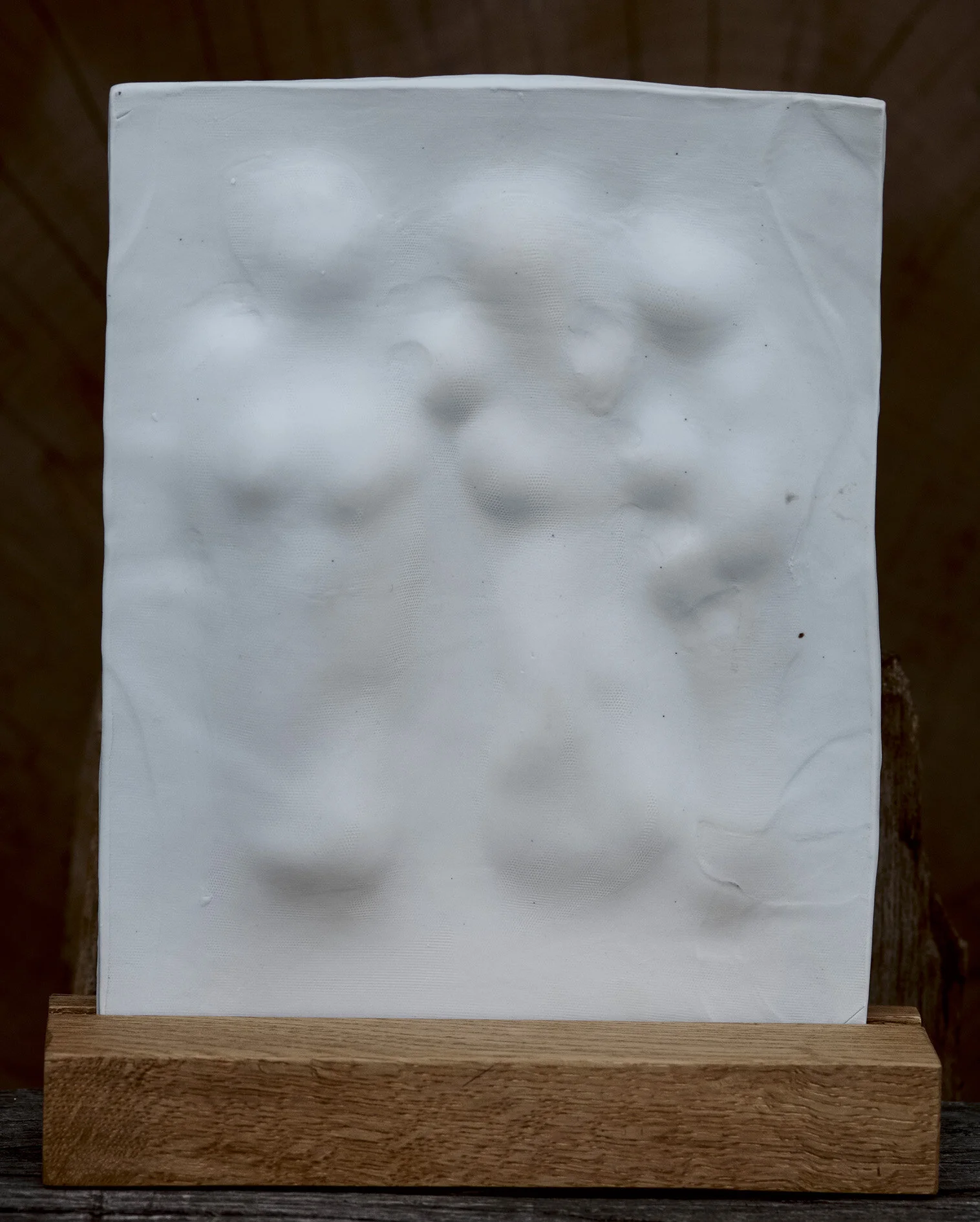 Relief Porzellan «Drei Frauen»