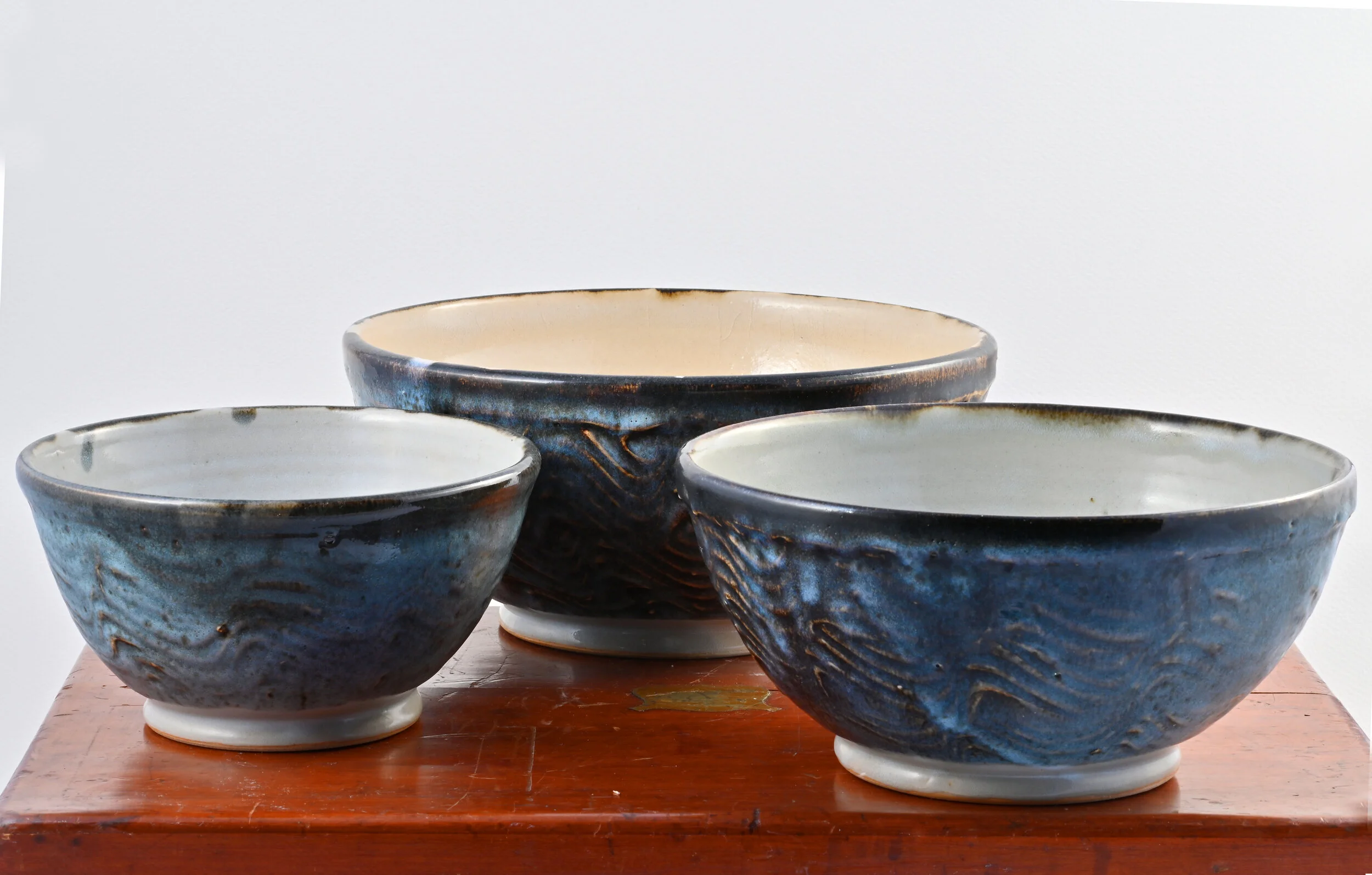 Salatschüsseln kann man einzeln oder im Dreierset haben