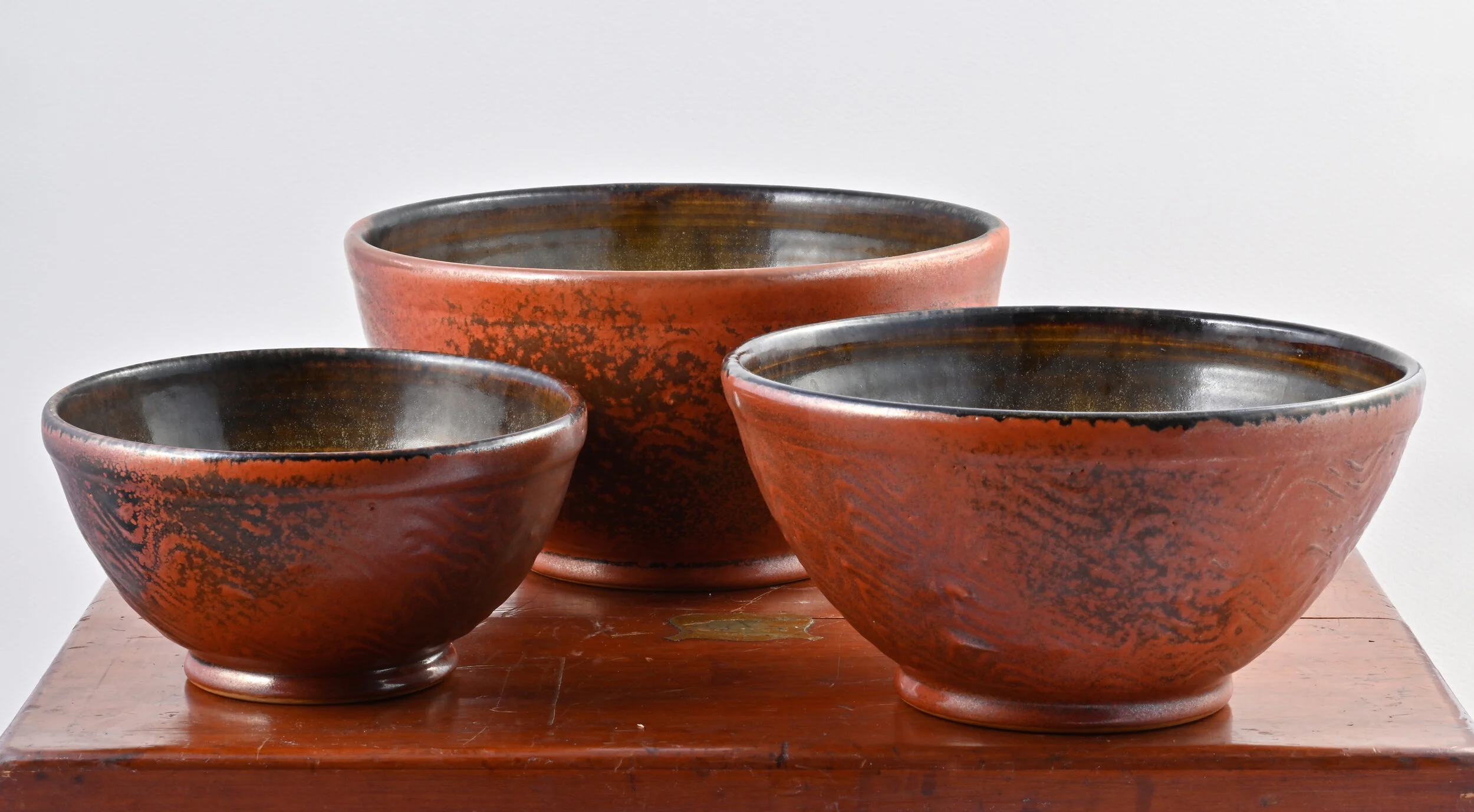 Salatschüsseln kann man einzeln oder im Dreierset haben