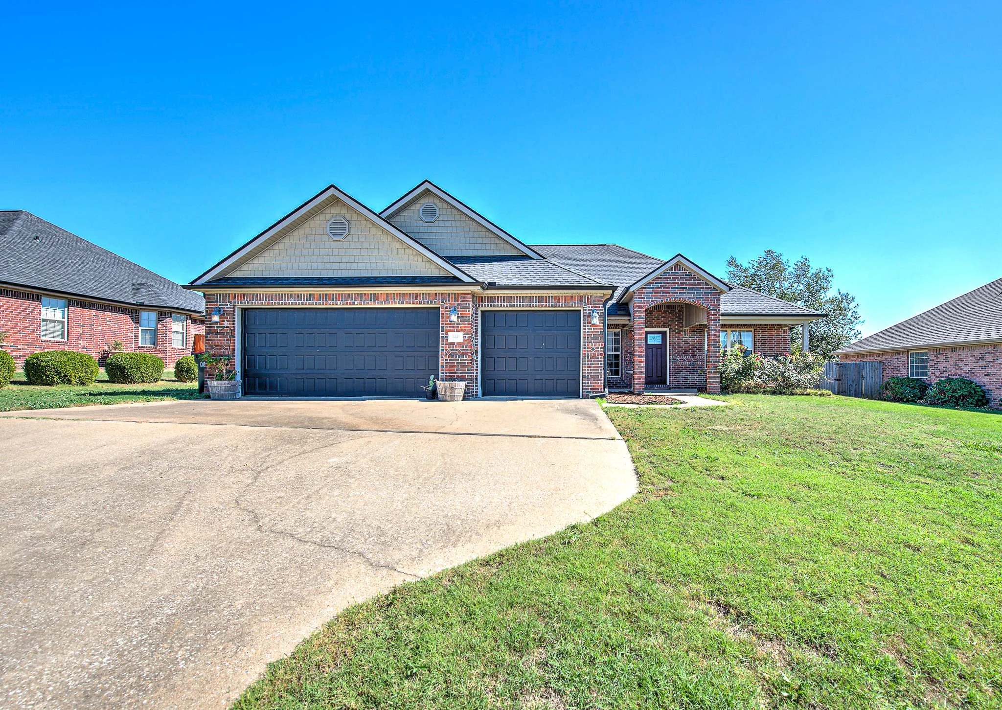 3331 Glenbrook Loop, Springdale - $390,000