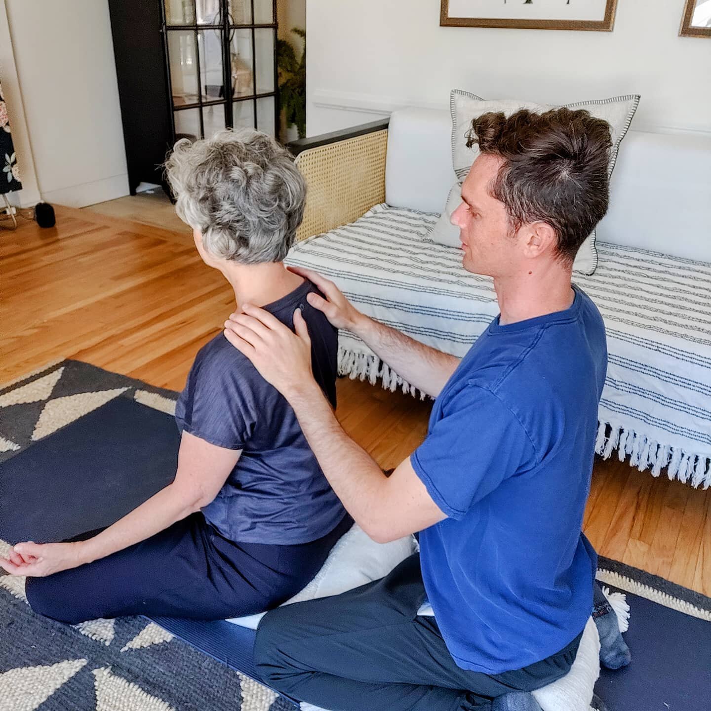Class Announcement🎉

Hi everyone! Just wanted to let you know I will be collaborating with @esolivewell in there interactive beach classes this Sunday, April 11th, 5pm-6pm

I will be offering a outdoor massage class that's great for couples, friends