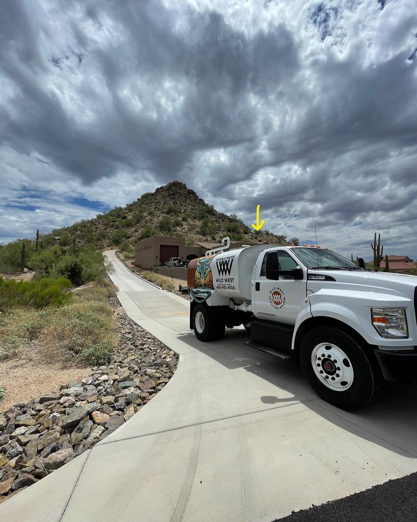 Well tank half way up a mountain? Sure thing! 💦 
&bull;
&bull;
Another well went down and our friends at Beeman Pump referred the customer to us 🤘🏻. We were there within 30 min and had the 4 houses up and running again, until Beeman gets them fixe