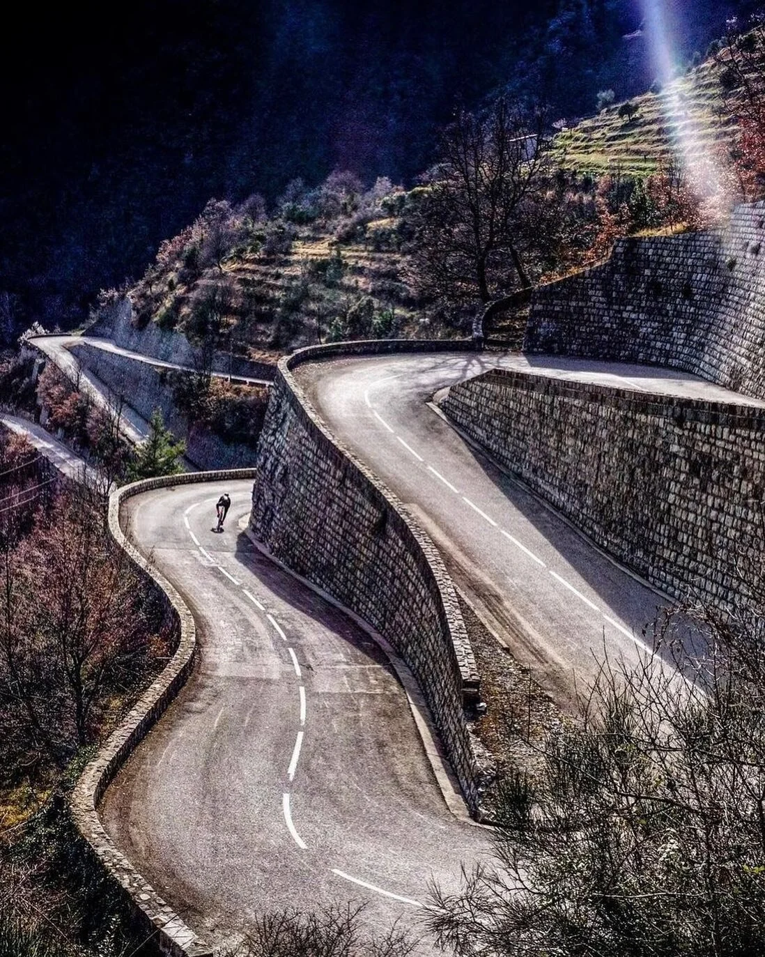 Col de Turini in the Alpes Maritimes, check out our short film from Sospel up through the valley, link in bio 📸 @jondturner 🤟🏽 #chasingHIGHS

🔥 Join our STRAVA community, link in bio&hellip;

💫 Have you ridden here? Share your stories with us an