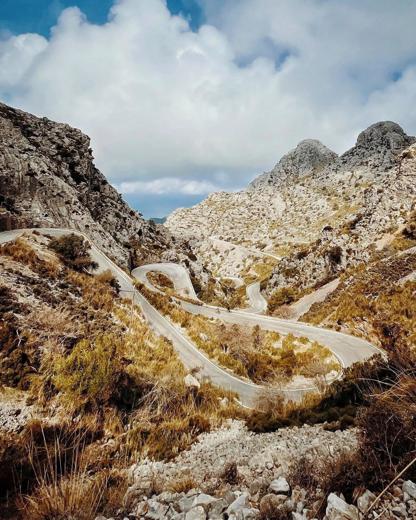 Sa Calobra dreaming #Mallorca @romainpierre_ 🤟🏽 #chasingHIGHS

🔥 Join our STRAVA community, link in bio&hellip;

💫 Have you ridden here? Share your stories with us and tag your friends in the comments&hellip;

📸 Tag us in your epic ride shots&he
