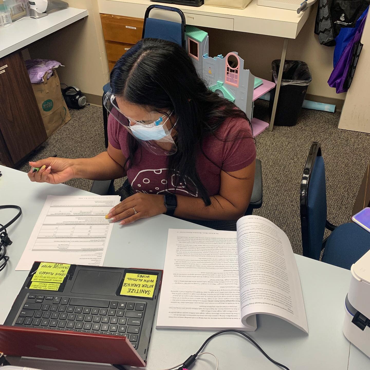 Lyzandra at #eastbayabc using her R.E.A.L. Model guidebook to complete a planning for generalization sheet for a client. Sign up for the FREE WEBINAR tomorrow at the link in bio to learn all about the @r.e.a.l.model from its creator!