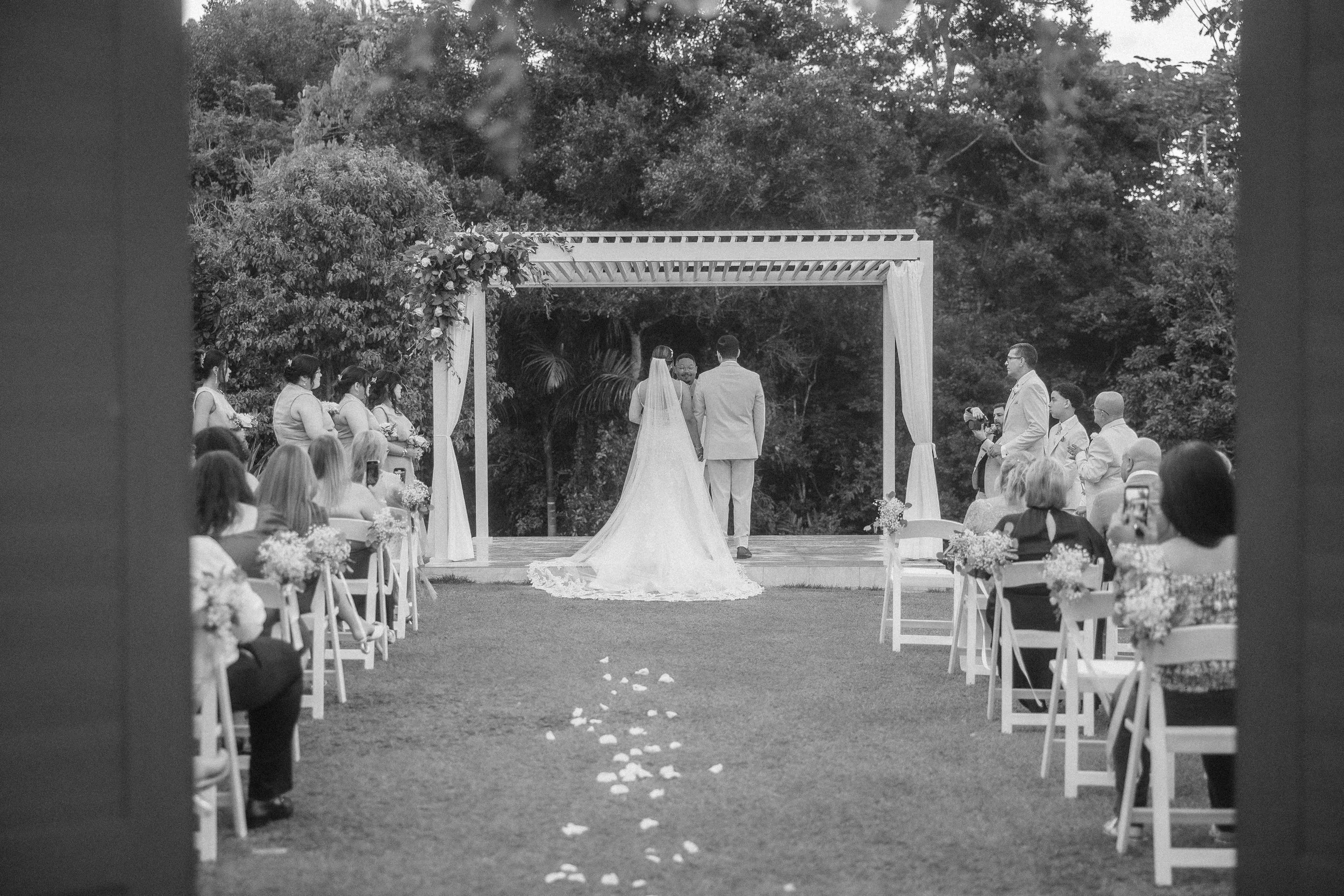 Wedding photographer at Hacienda Santiago in Dorado, Puerto Rico
