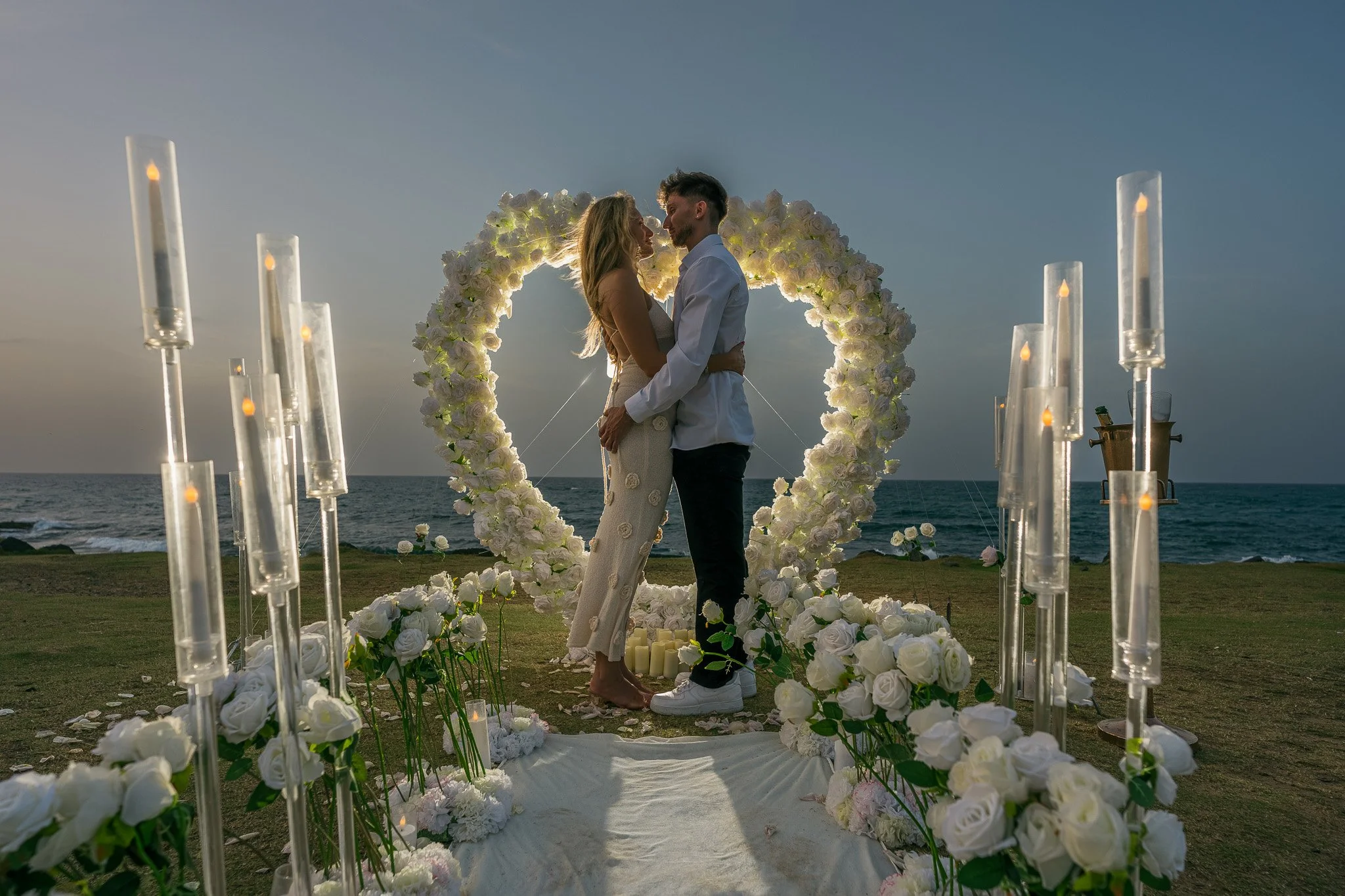 Surprise marriage proposal in Escambrón Beach shot by a luxury wedding photographer in Puerto Rico
