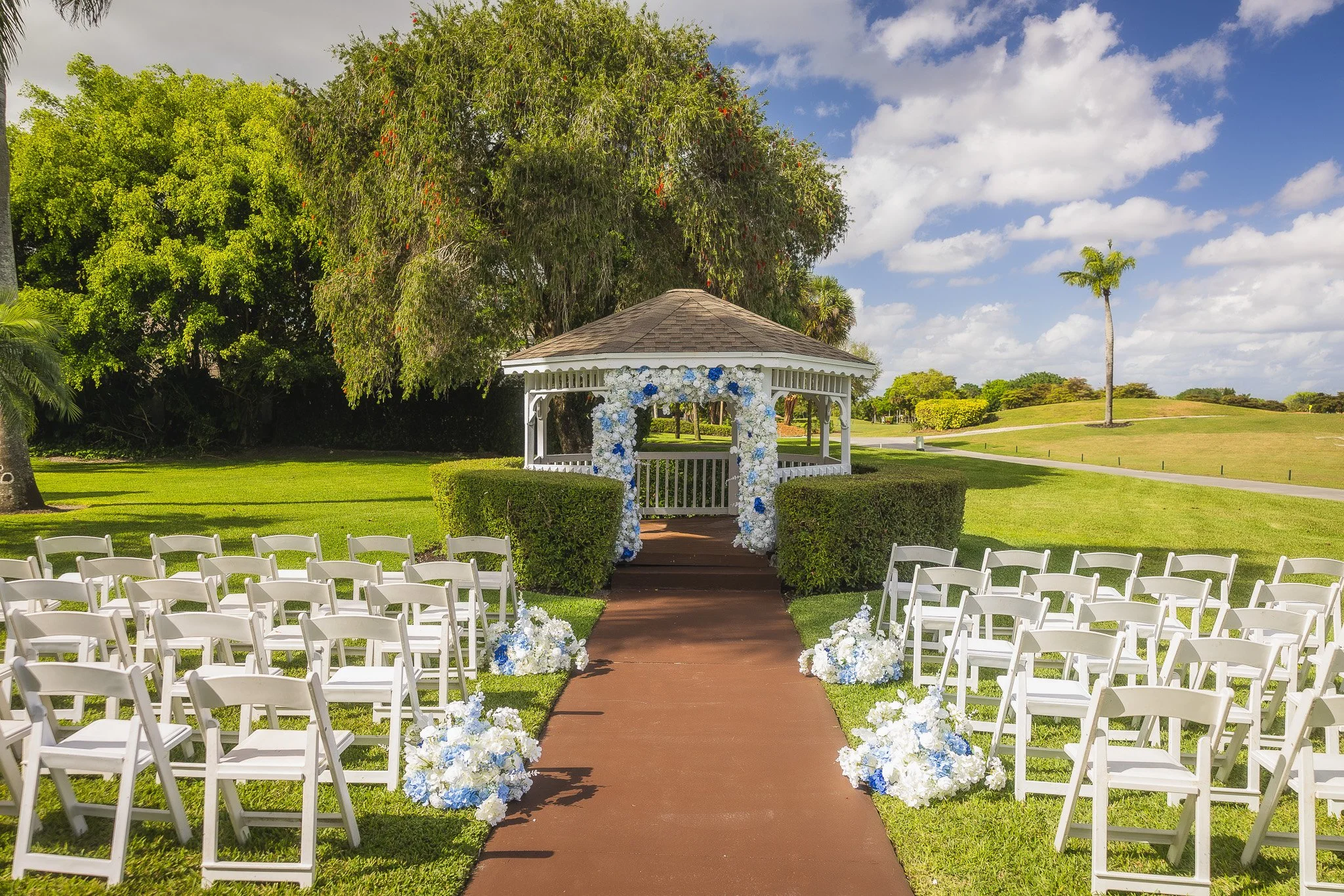 Decorated gazebo at Indian Spring Country Club in Boynton Beach, Florida shot by an wedding photographer
