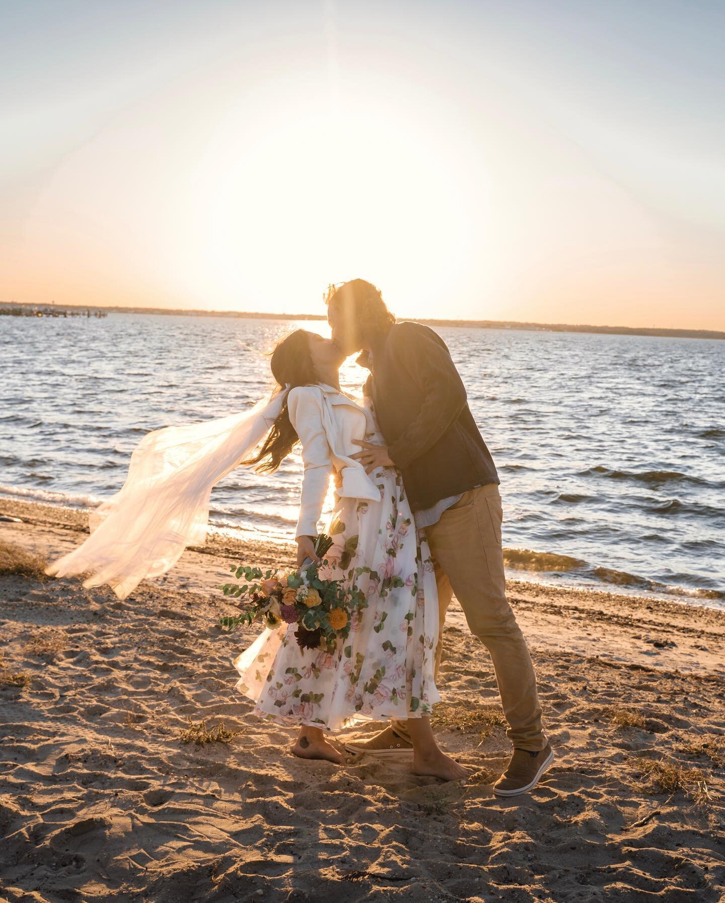 Reminiscing on a beautiful sunset with a beautiful couple 🌅 #beachvibes #weddingphotography #beachwedding #newjerseybeaches #goldenhourphotography  #scenicnj #tietheknot