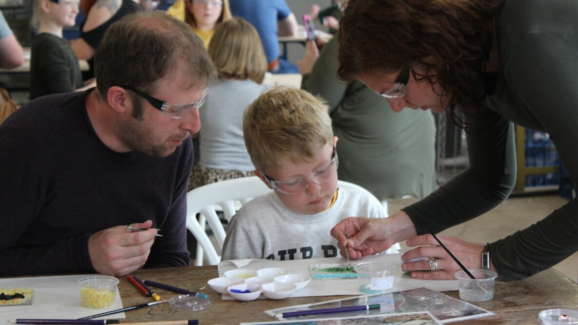 Fused Glass Decs for CHILDREN & FAMILIES - XMAS SATURDAY WORKSHOP.jpeg