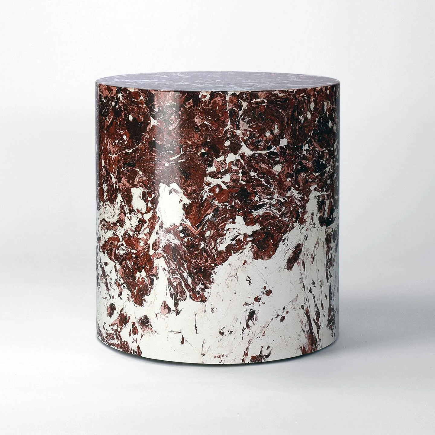 Bespoke scagliola side tables. 

@lindaboronkay 
.
.
.
.
#sidetables #bespoke #red #scagliola #furnituredesign #handcrafted #interiordecoration #highendfurniture #custommadefurniture #table #plinth #christopherwalldesign