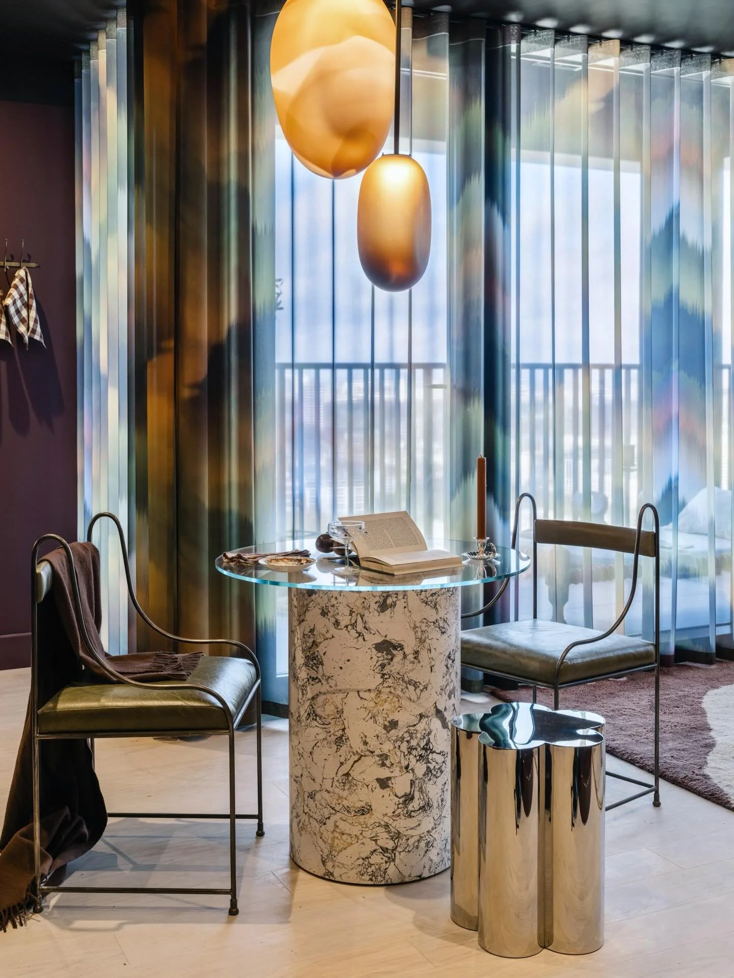 LA design studio @houseofhoney makes its UK debut with two fully immersive show homes at @thehilight_battersea, London.

Featuring the In Bloom Side Table and Classic Scagliola Dining Table alongside pieces from Designers from across the UK, Europe a