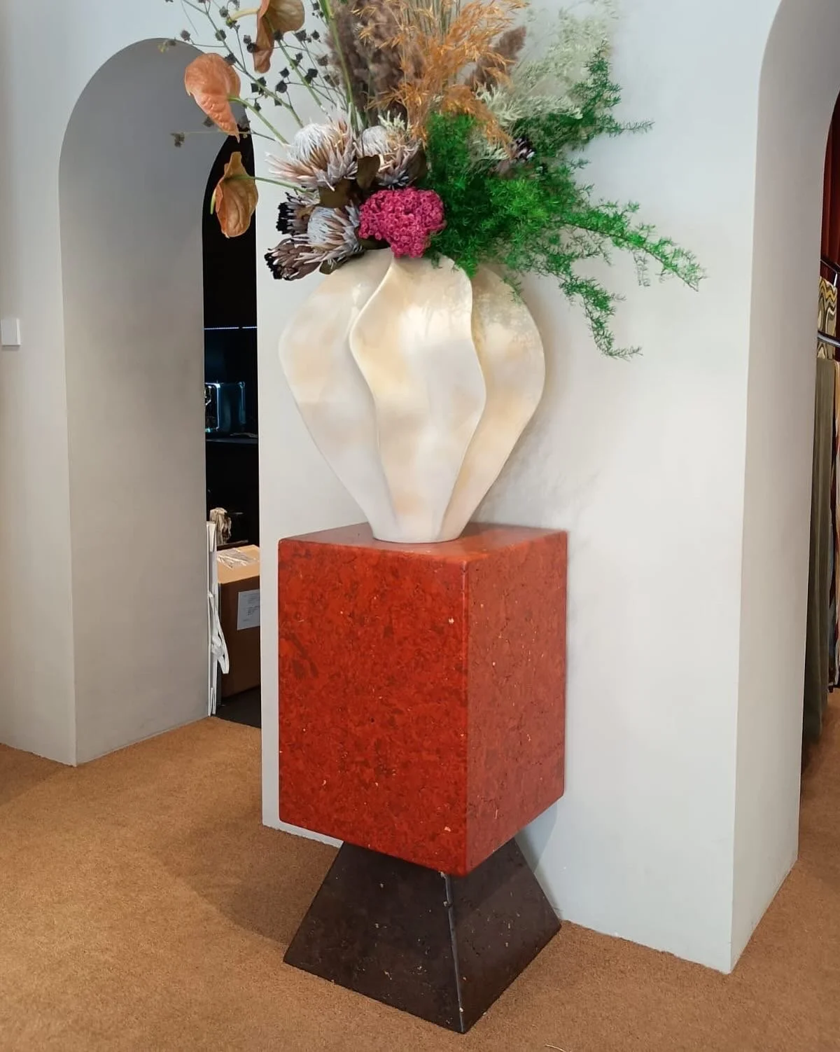 Scagliola pedestal