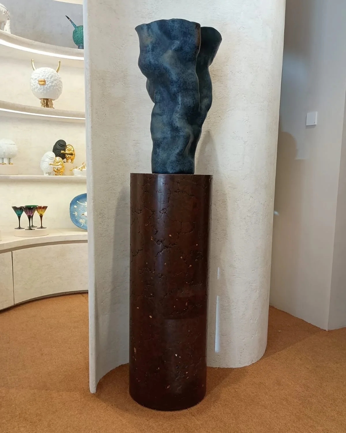 Scagliola pedestal