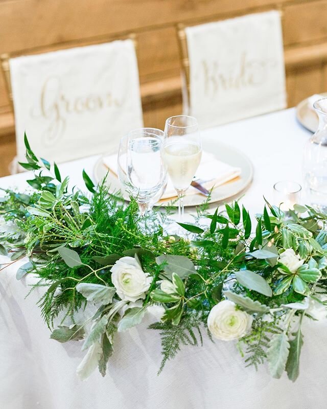 ⁣On your wedding day, don&rsquo;t forget to celebrate with your new spouse. 🥂 ⠀
Having a sweetheart table, or as my husband affectionately called it: a timeout table 😂, is a nice way to steal a few moments to yourselves and take in the scenery arou