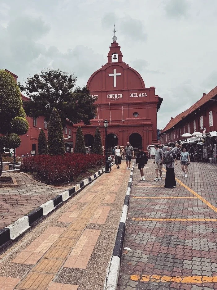 Day trip to Melaka 🇲🇾

Half way between Kuala Lumpur and Singapore 🇸🇬. 140km south of Kuala Lumpur. 580.000 inhabitants. Historic port city, UNESCO World Heritage Site and founded in 1402. Parameswara (born 1344 &ndash; died c. 1414), referred to