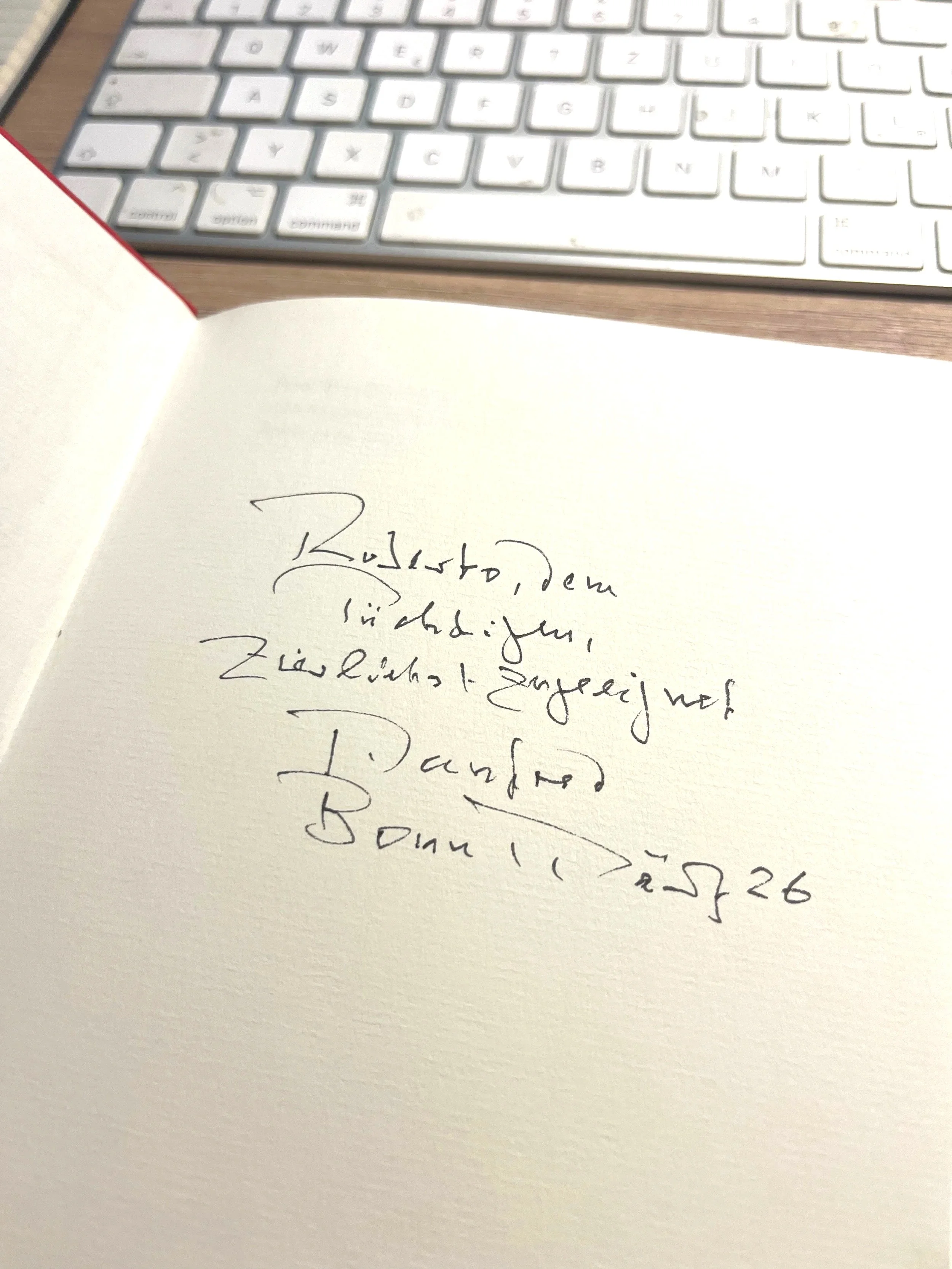 »Sterne glänzend im angebissenen Apfel«