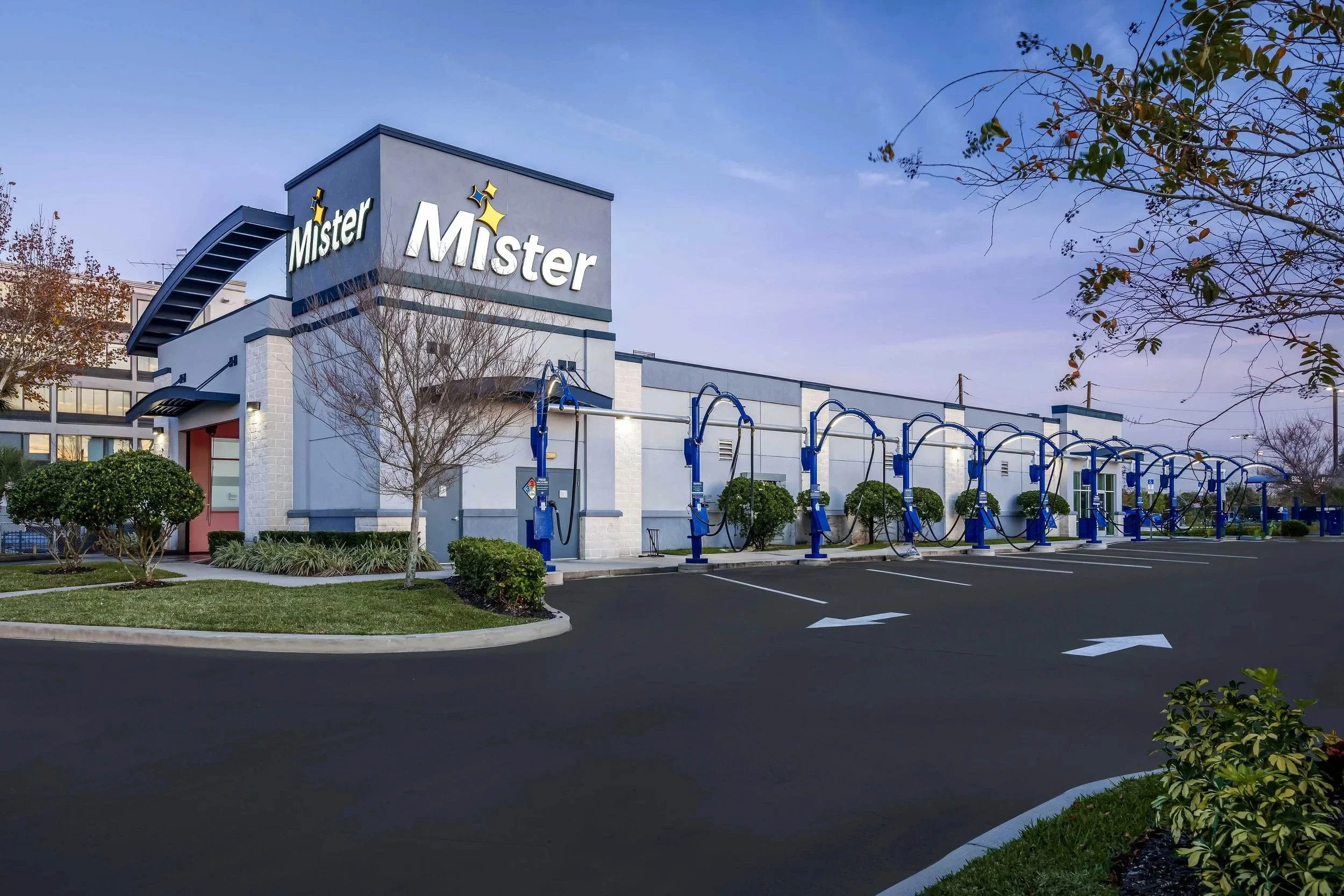 Twilight Exterior, Mister Car Wash - Orlando