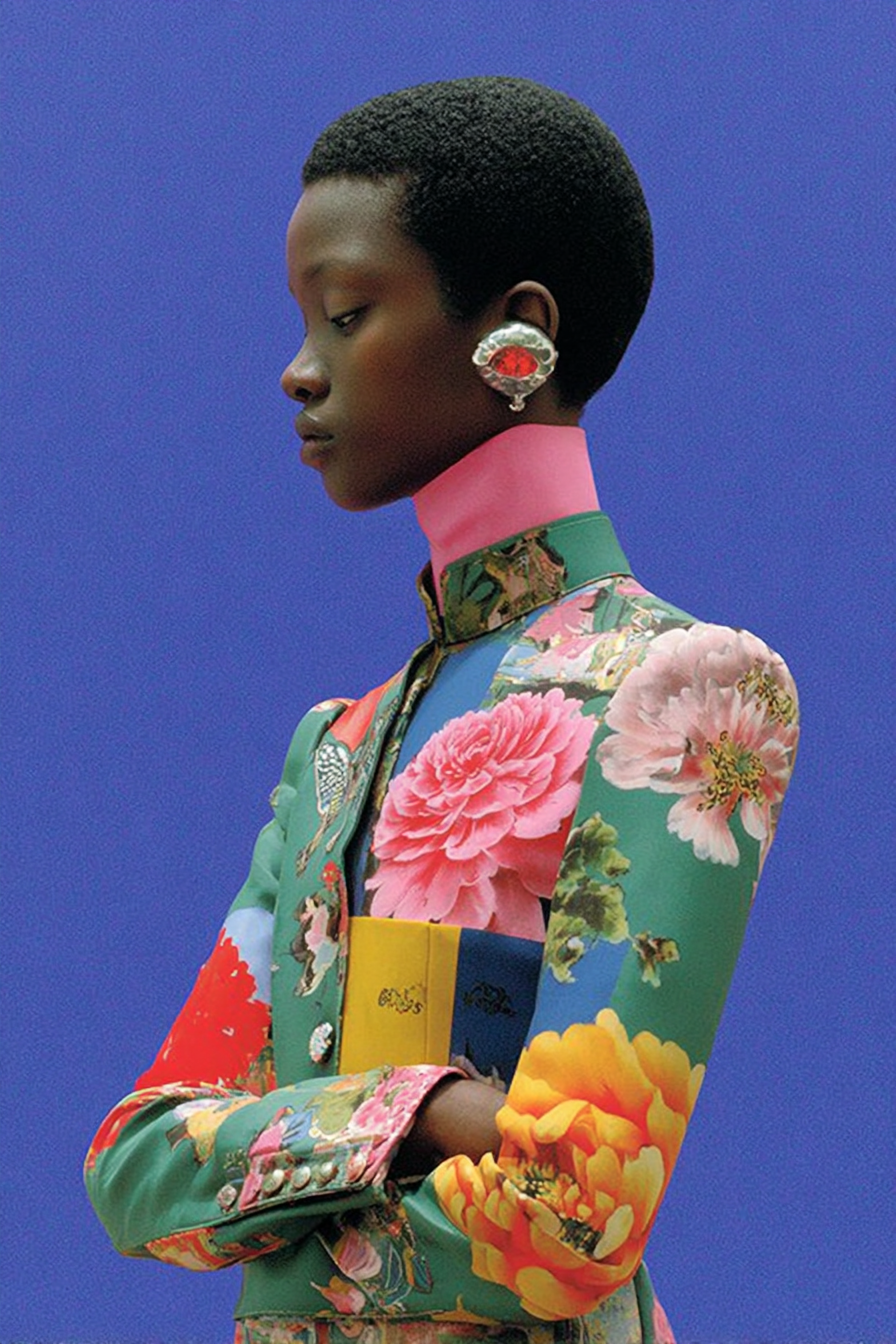 Baroque_elegance_african_Model_colors_complementary_suit_fold_1c0d19f5-155f-428c-b938-98010a2f4f9d_2.png